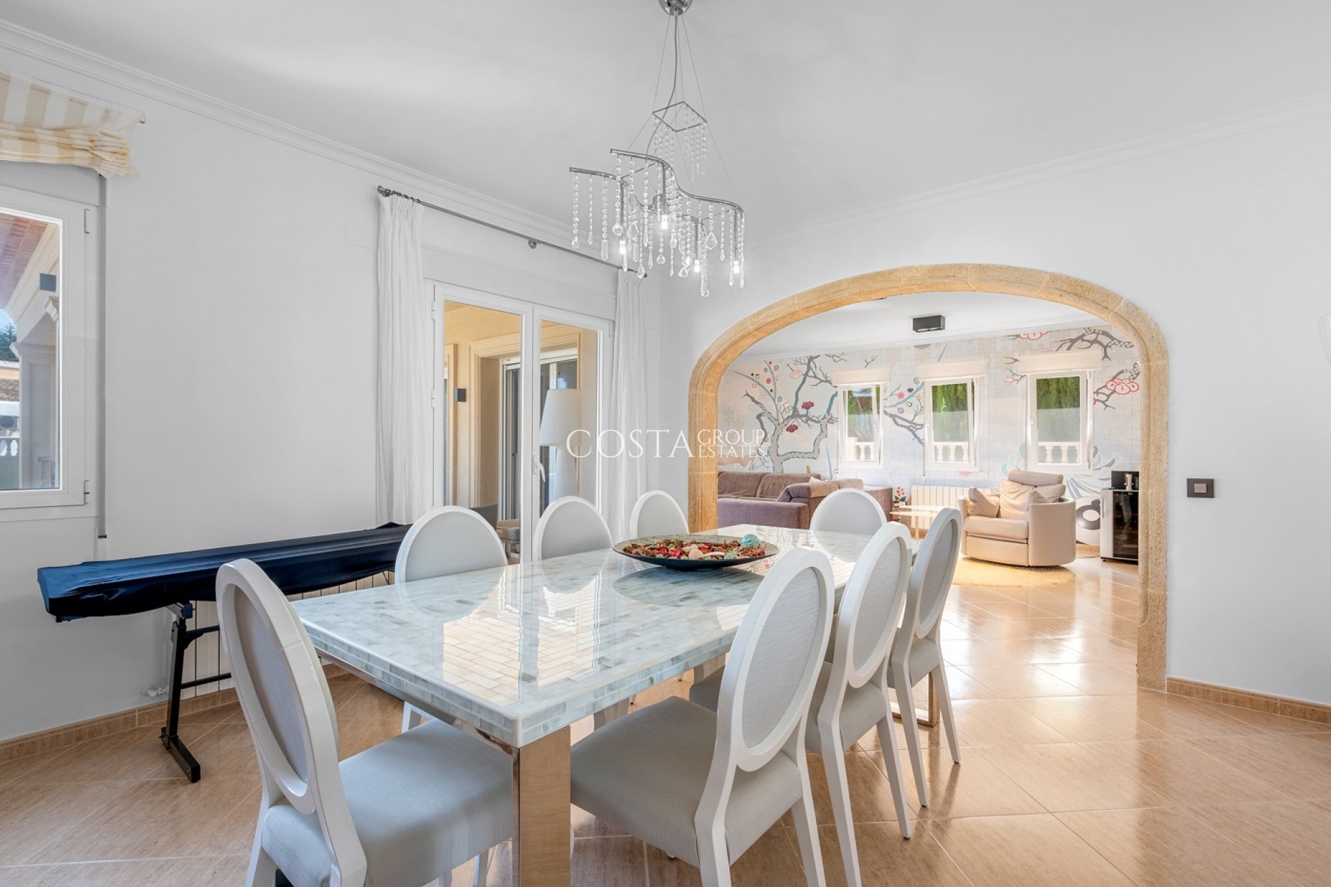 Odsprzedaż - Willa -
Benissa