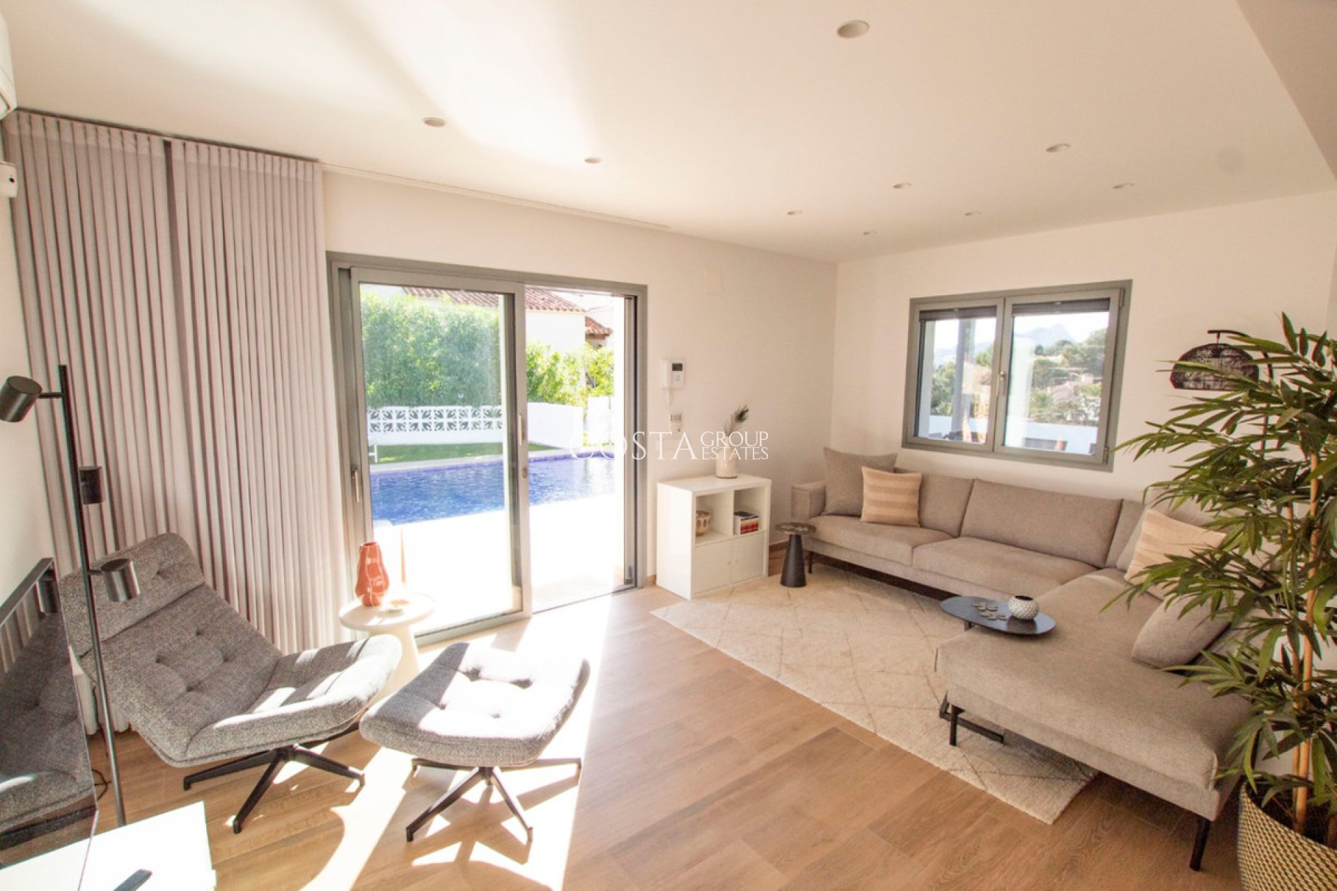 Odsprzedaż - Willa -
Benissa