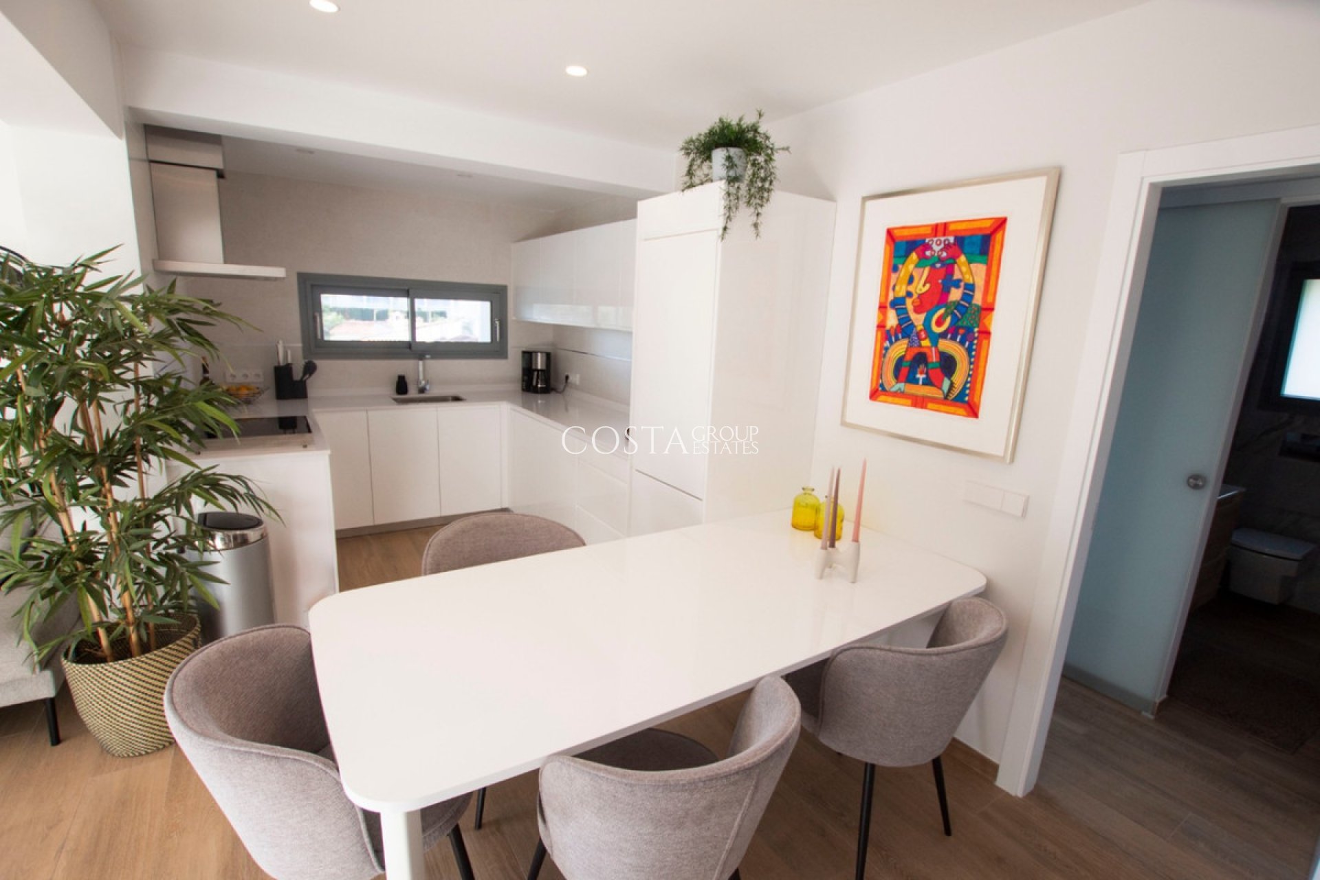 Odsprzedaż - Willa -
Benissa