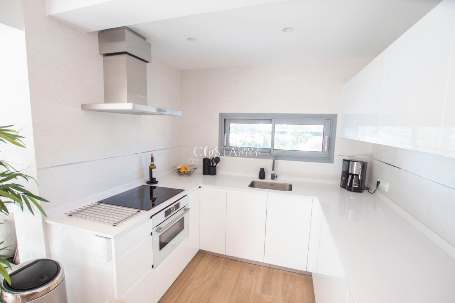 Odsprzedaż - Willa -
Benissa