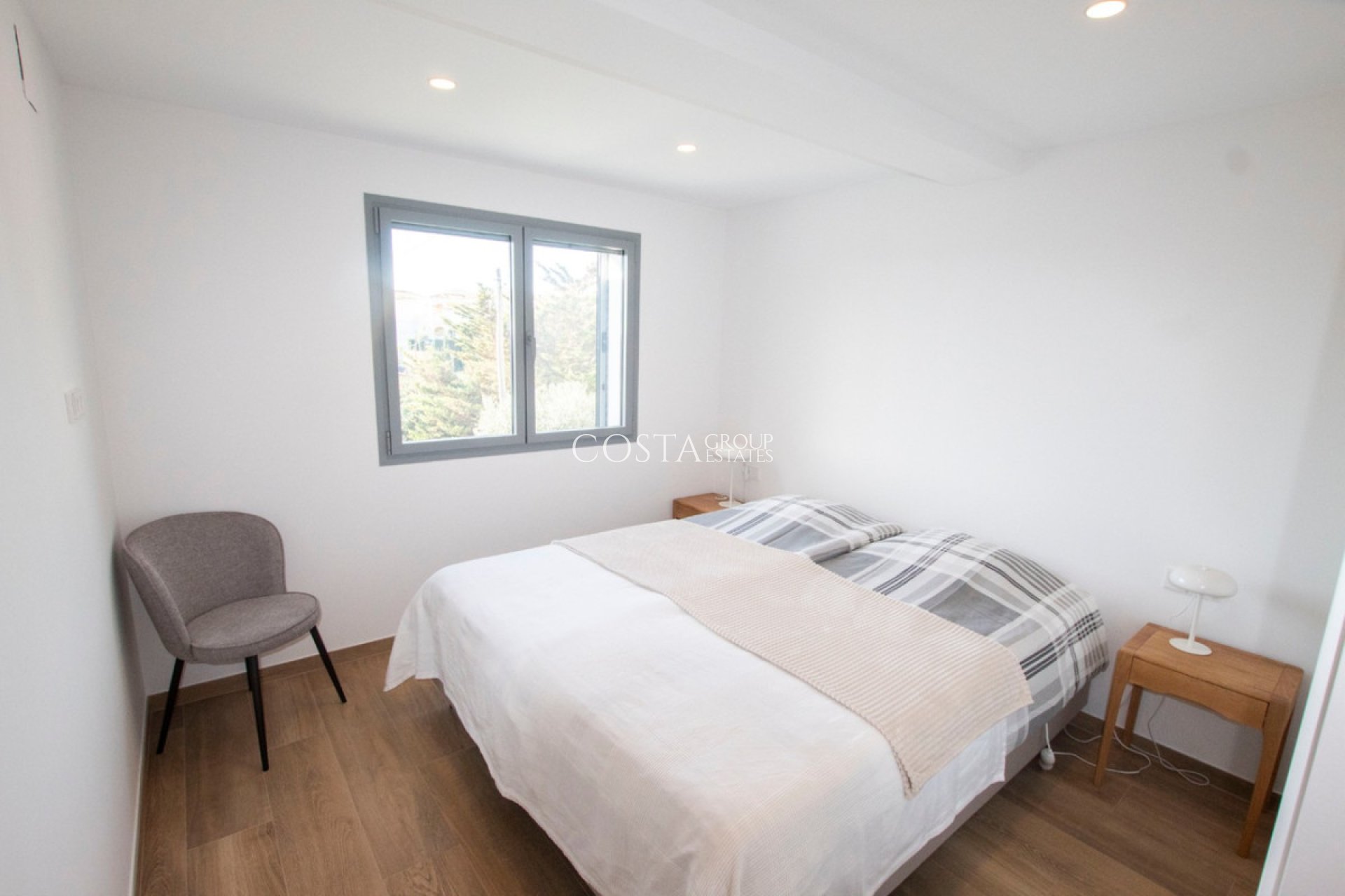 Odsprzedaż - Willa -
Benissa