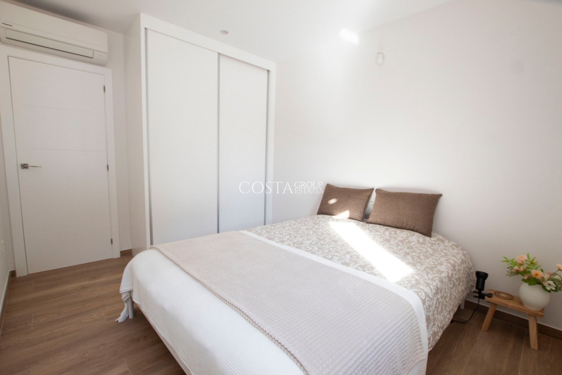 Odsprzedaż - Willa -
Benissa