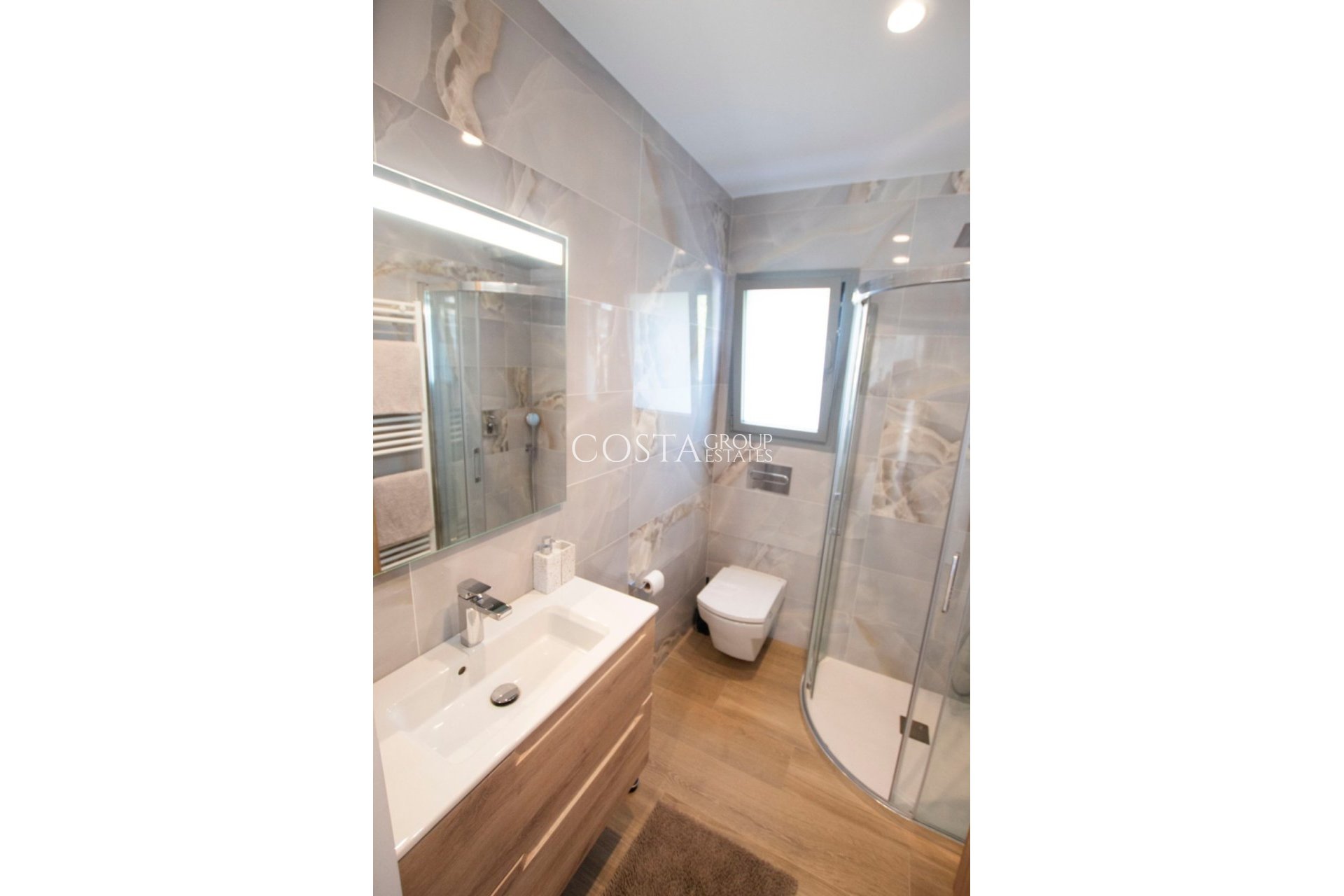 Odsprzedaż - Willa -
Benissa