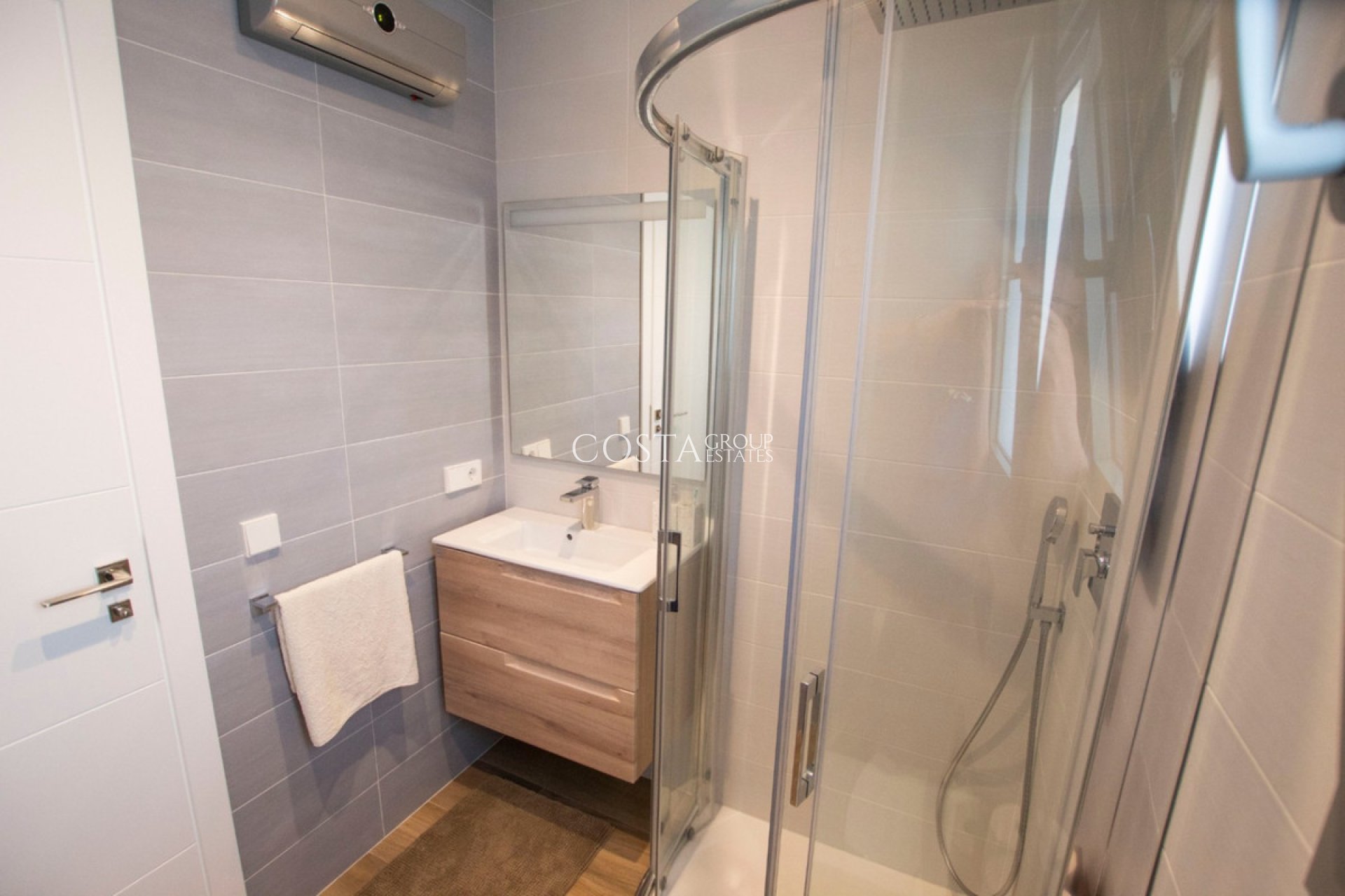 Odsprzedaż - Willa -
Benissa