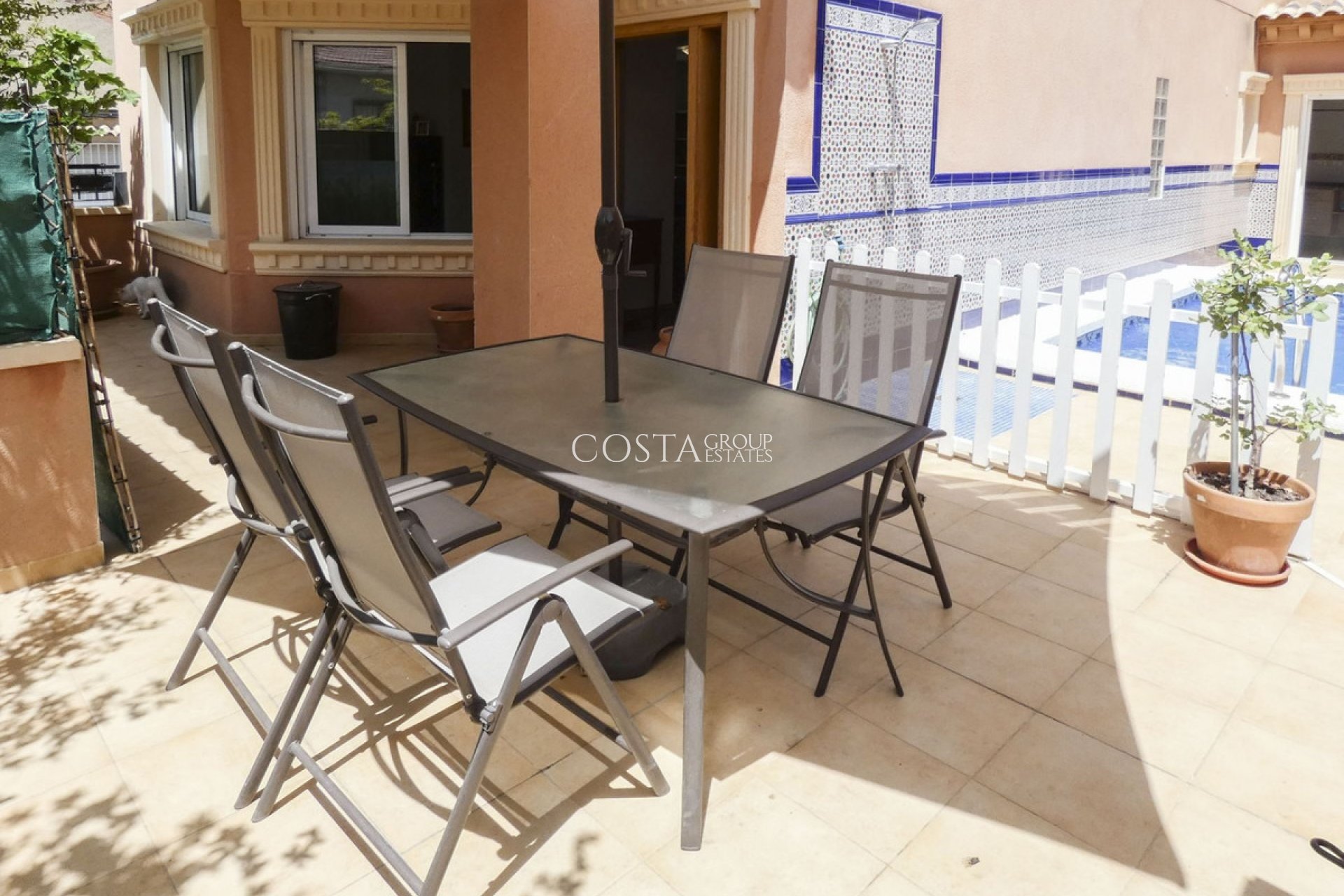 Odsprzedaż - Willa -
Bigastro