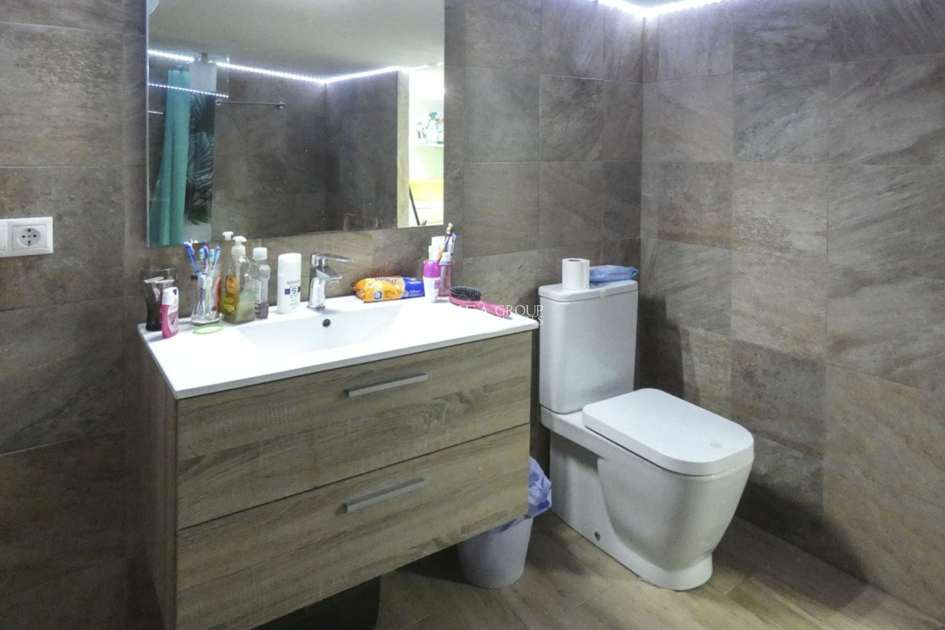 Odsprzedaż - Willa -
Bigastro