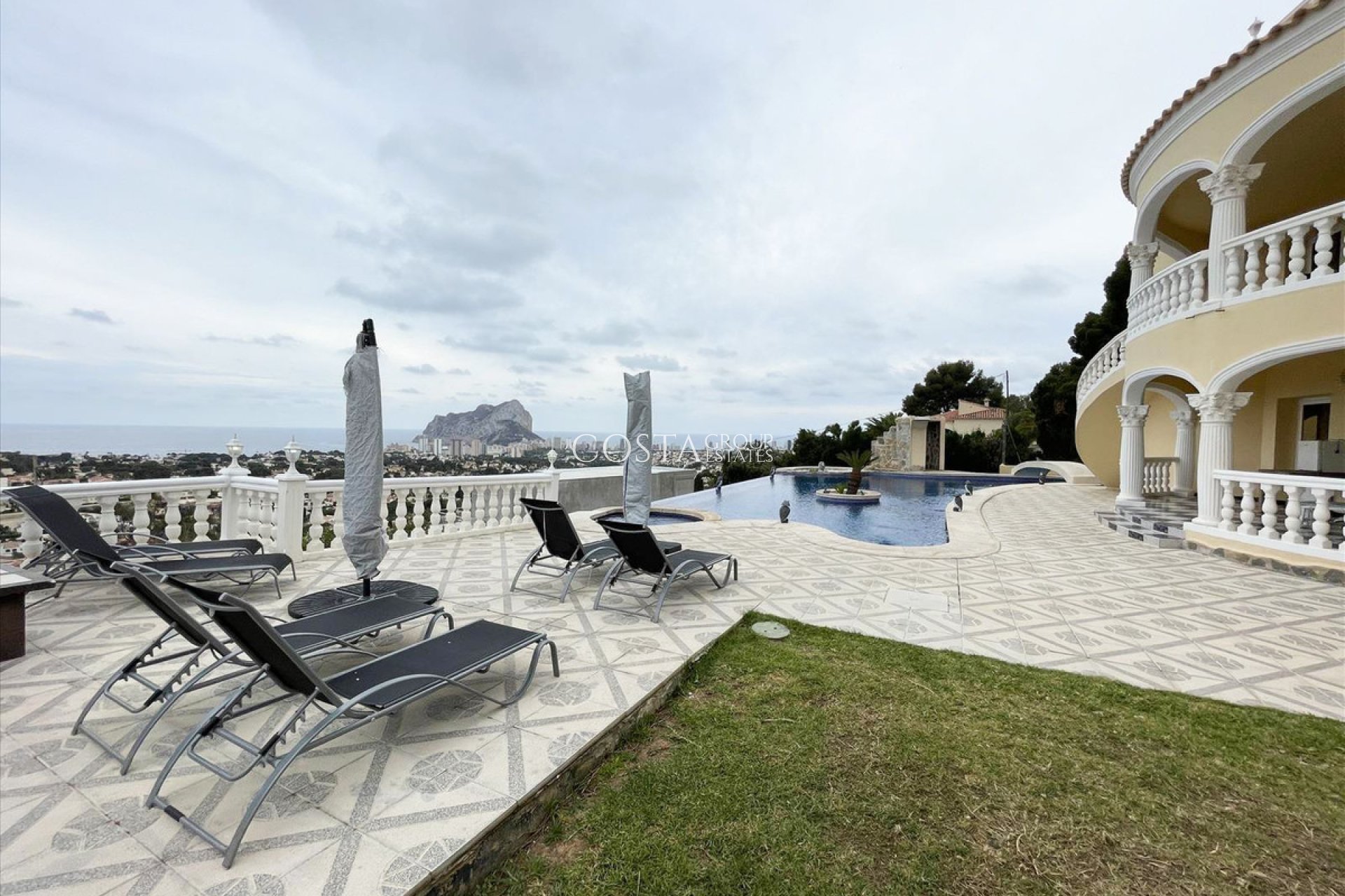 Odsprzedaż - Willa -
Calpe - Calpe Centro