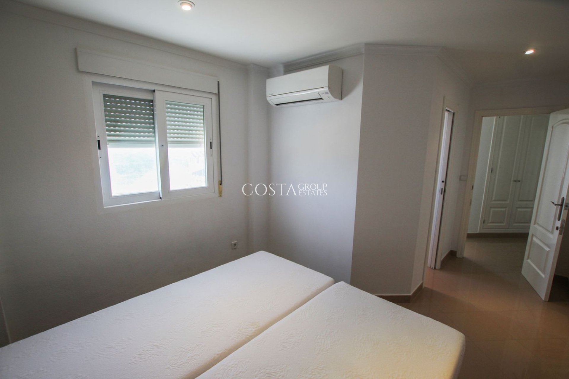 Odsprzedaż - Willa -
Calpe - Calpe Centro