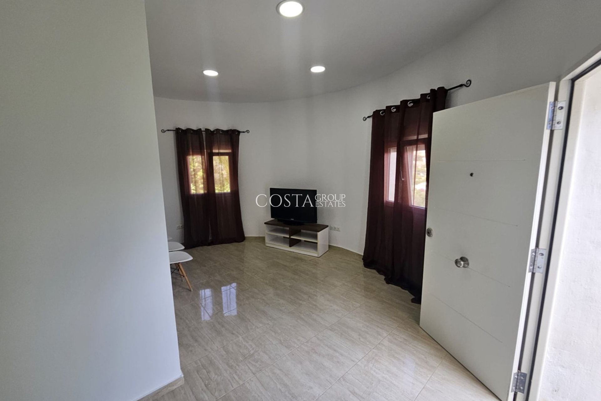 Odsprzedaż - Willa -
Calpe - Calpe Centro