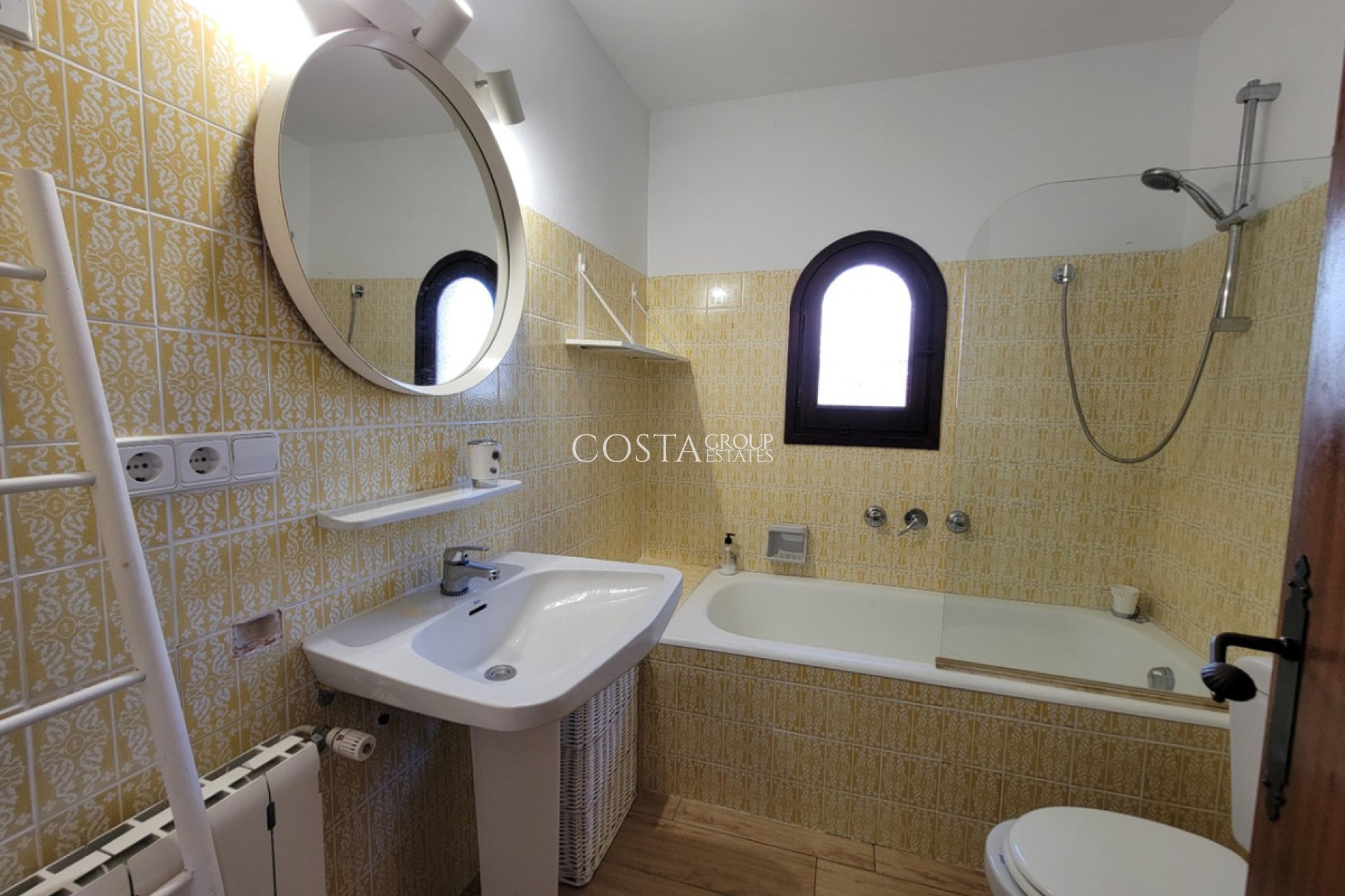 Odsprzedaż - Willa -
Calpe - Calpe Centro