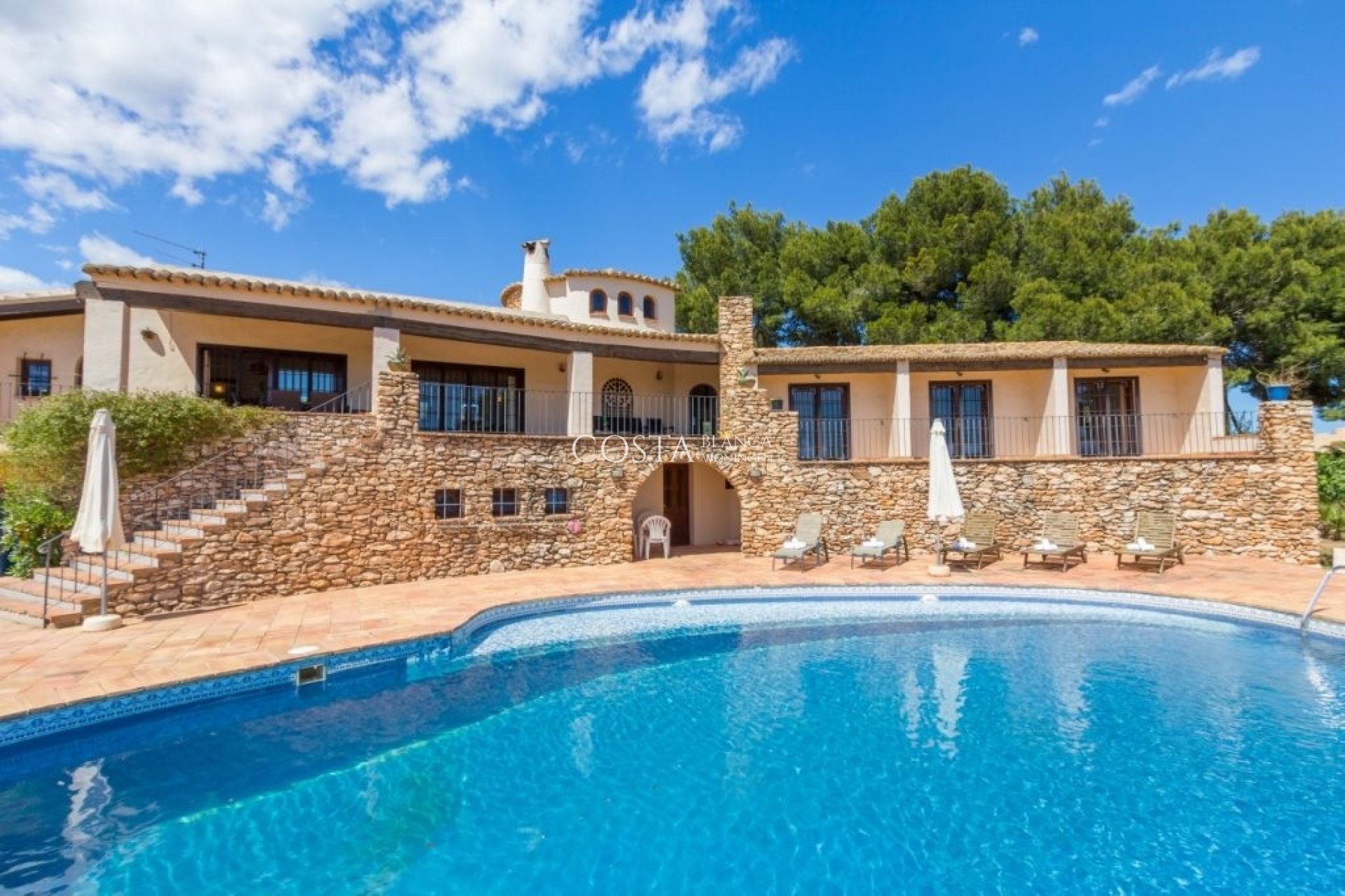 Odsprzedaż - Willa -
Calpe