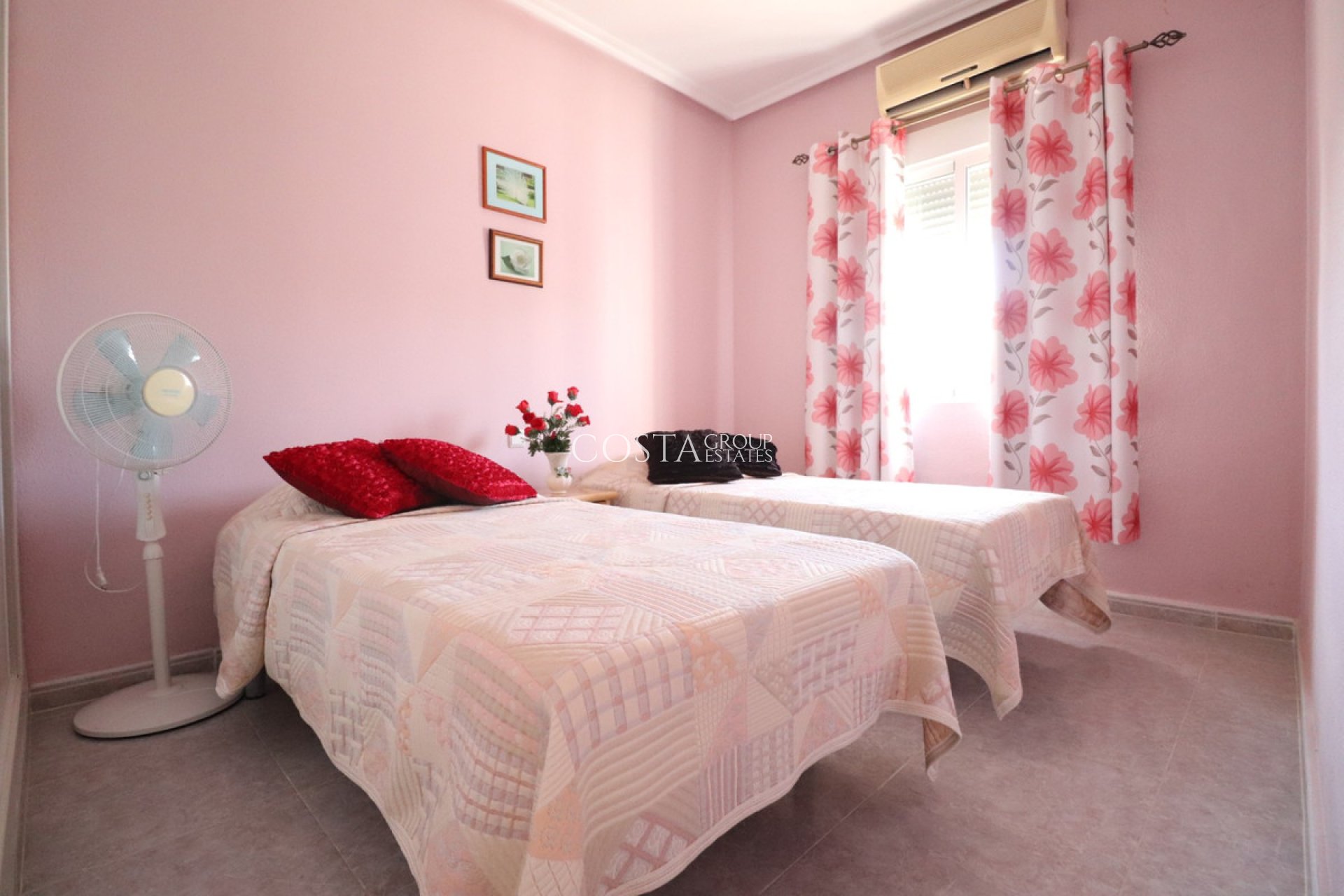 Odsprzedaż - Willa -
Catral - Catral Centro