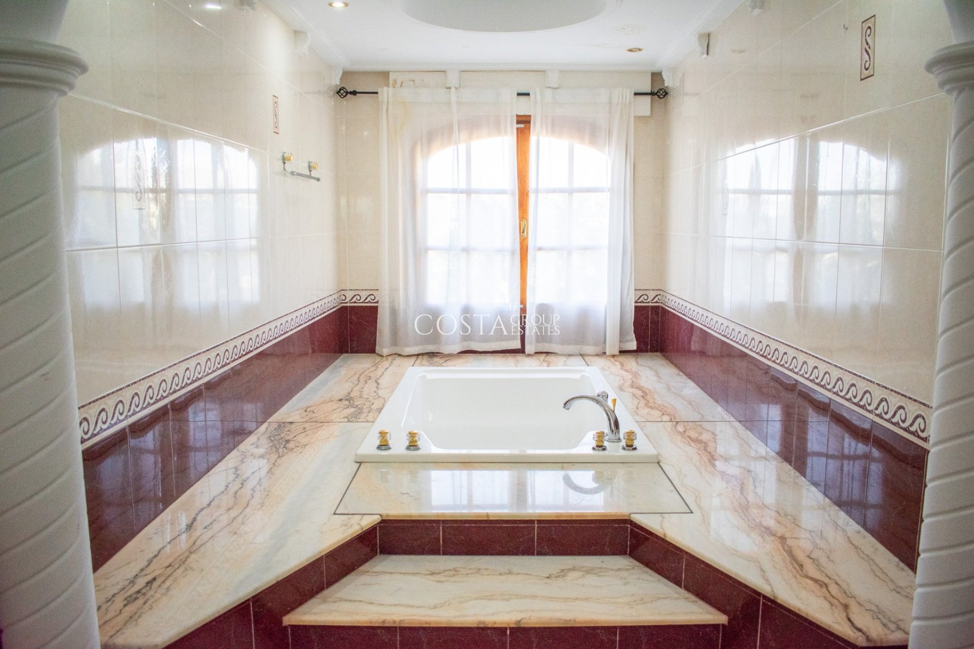 Odsprzedaż - Willa -
Crevillente