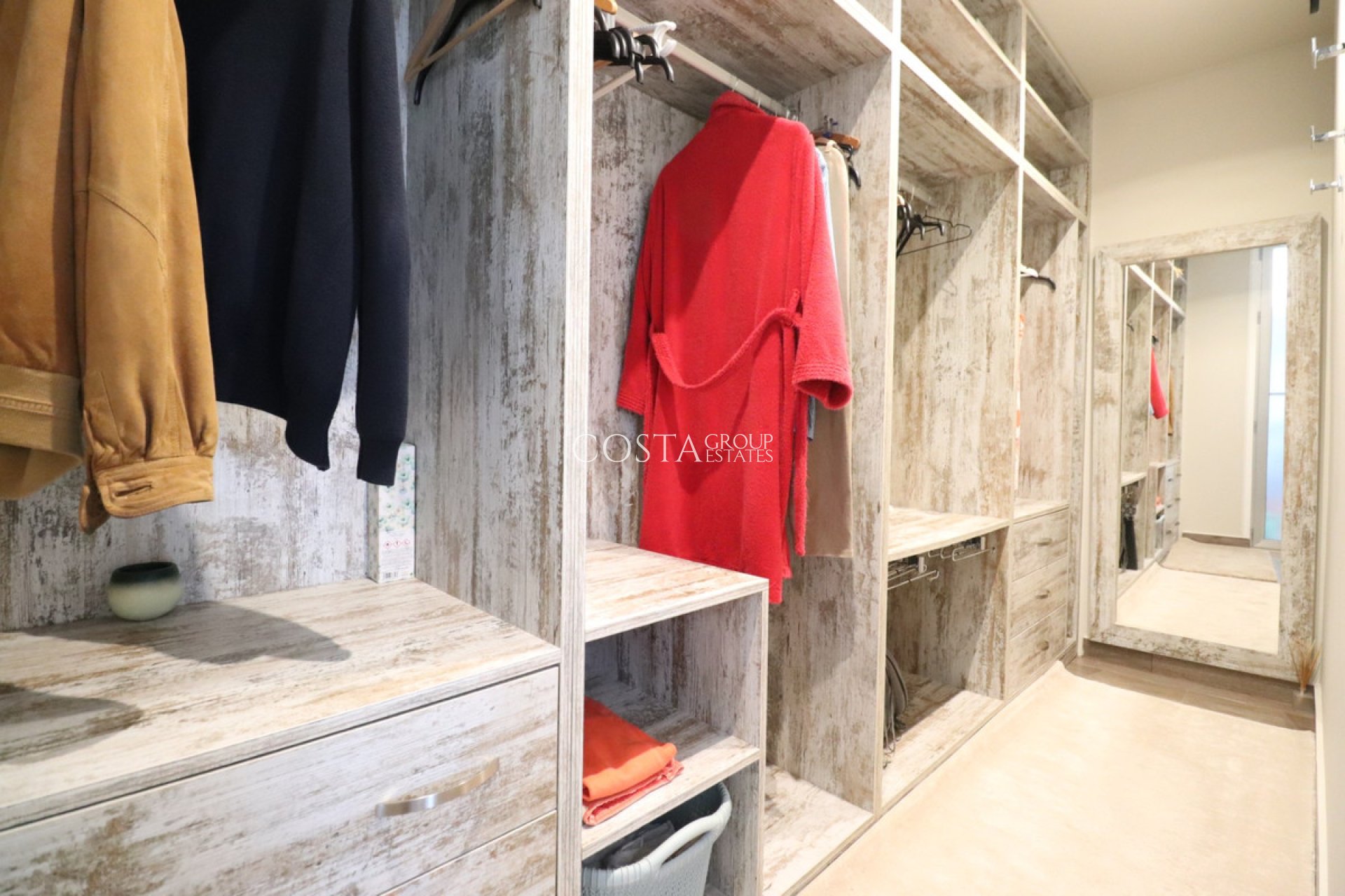 Odsprzedaż - Willa -
Daya Vieja - Daya Vieja Centro