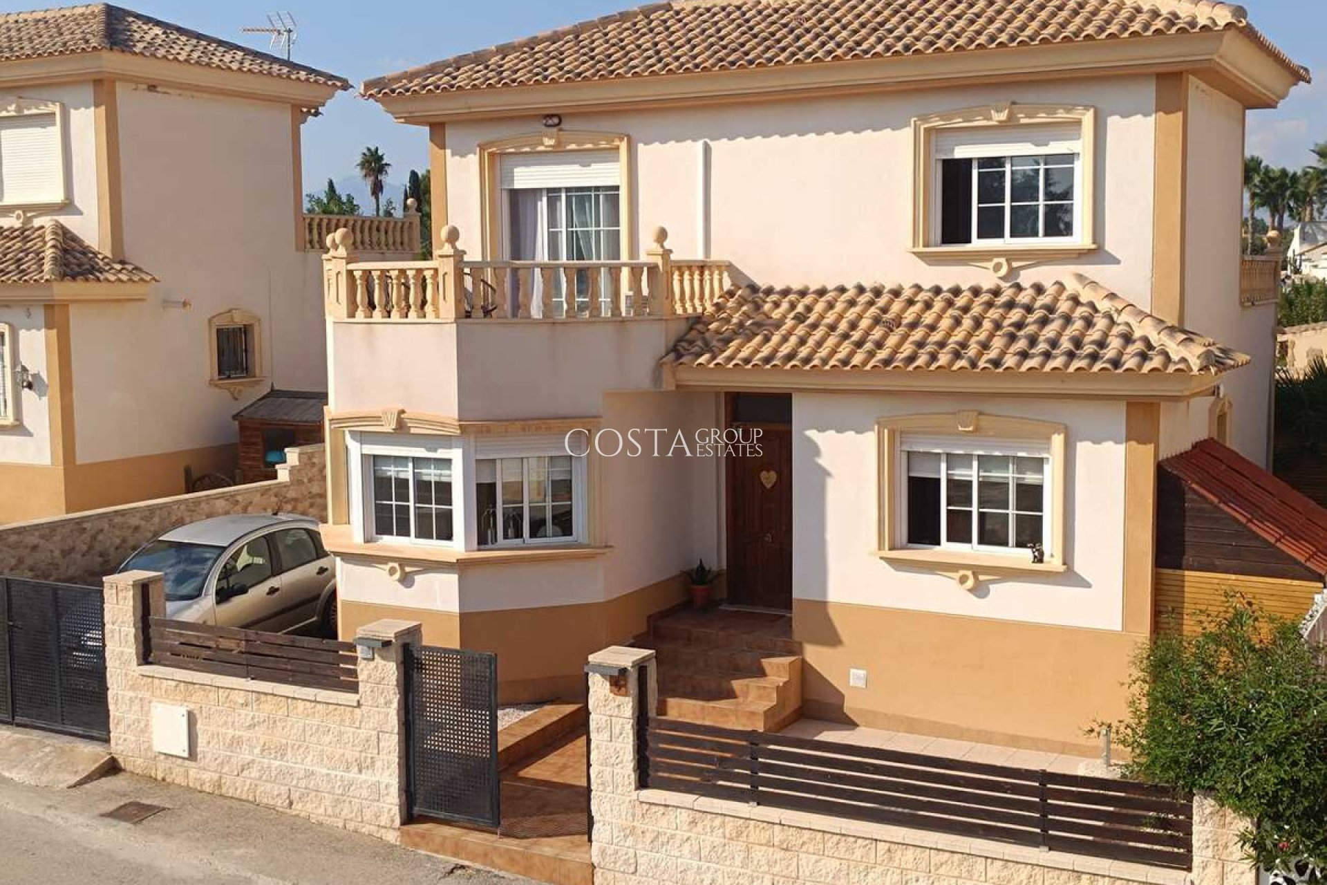 Odsprzedaż - Willa -
Fortuna - El Reloj