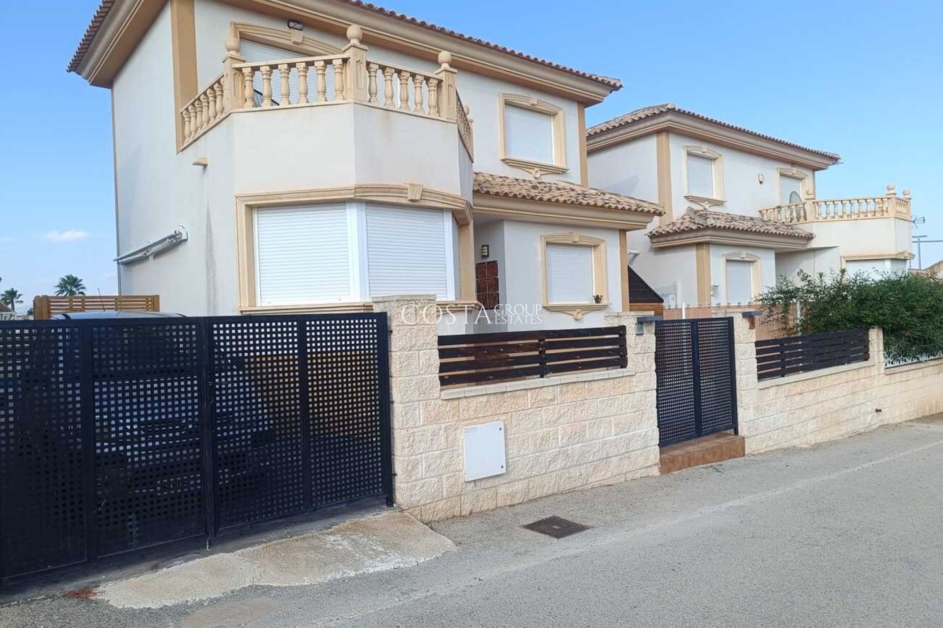 Odsprzedaż - Willa -
Fortuna - El Reloj