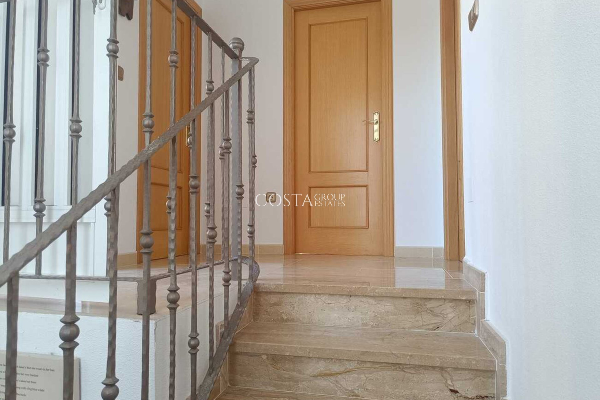 Odsprzedaż - Willa -
Fortuna - El Reloj