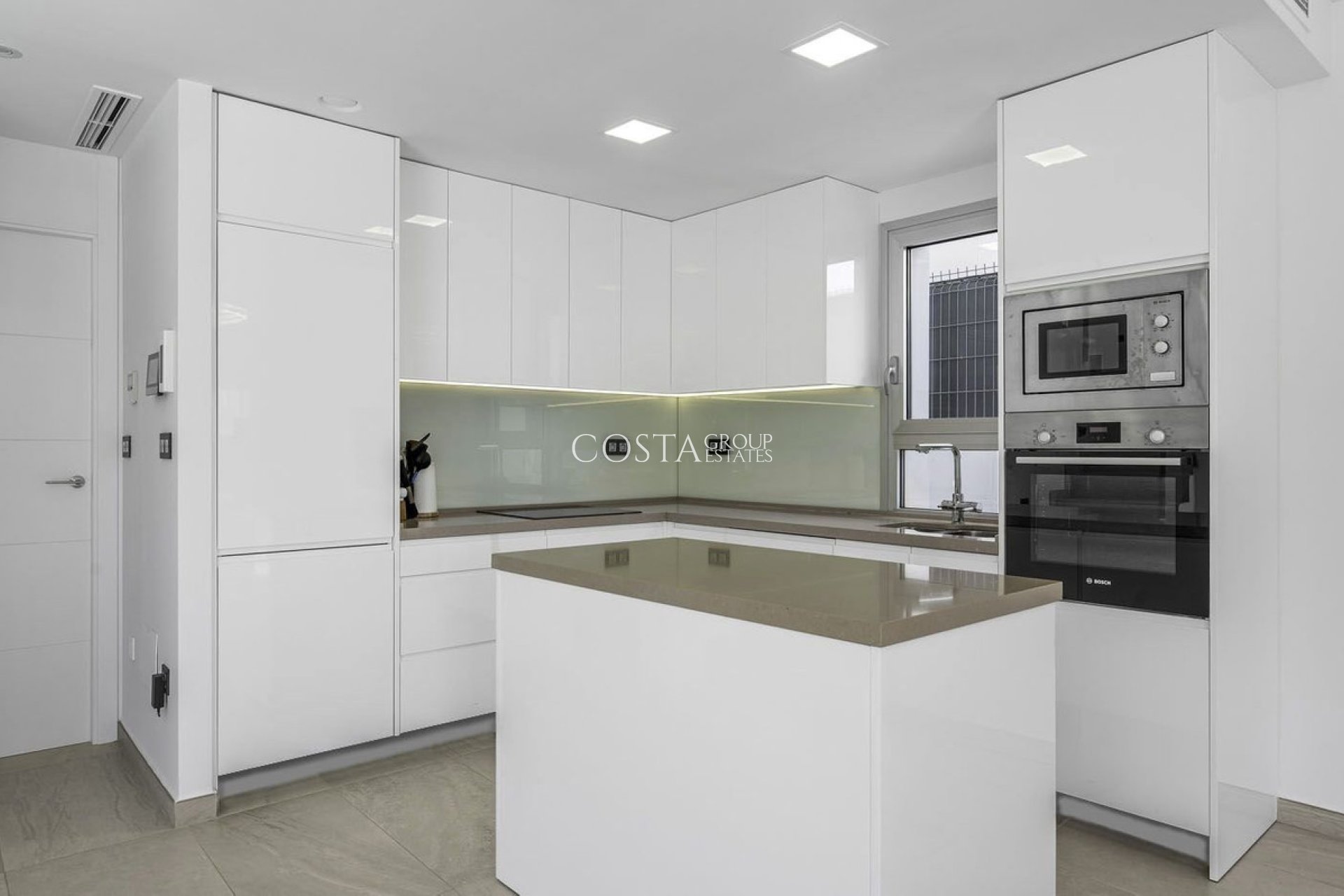 Odsprzedaż - Willa -
Guardamar del Segura - Guardamar del Segura Centro