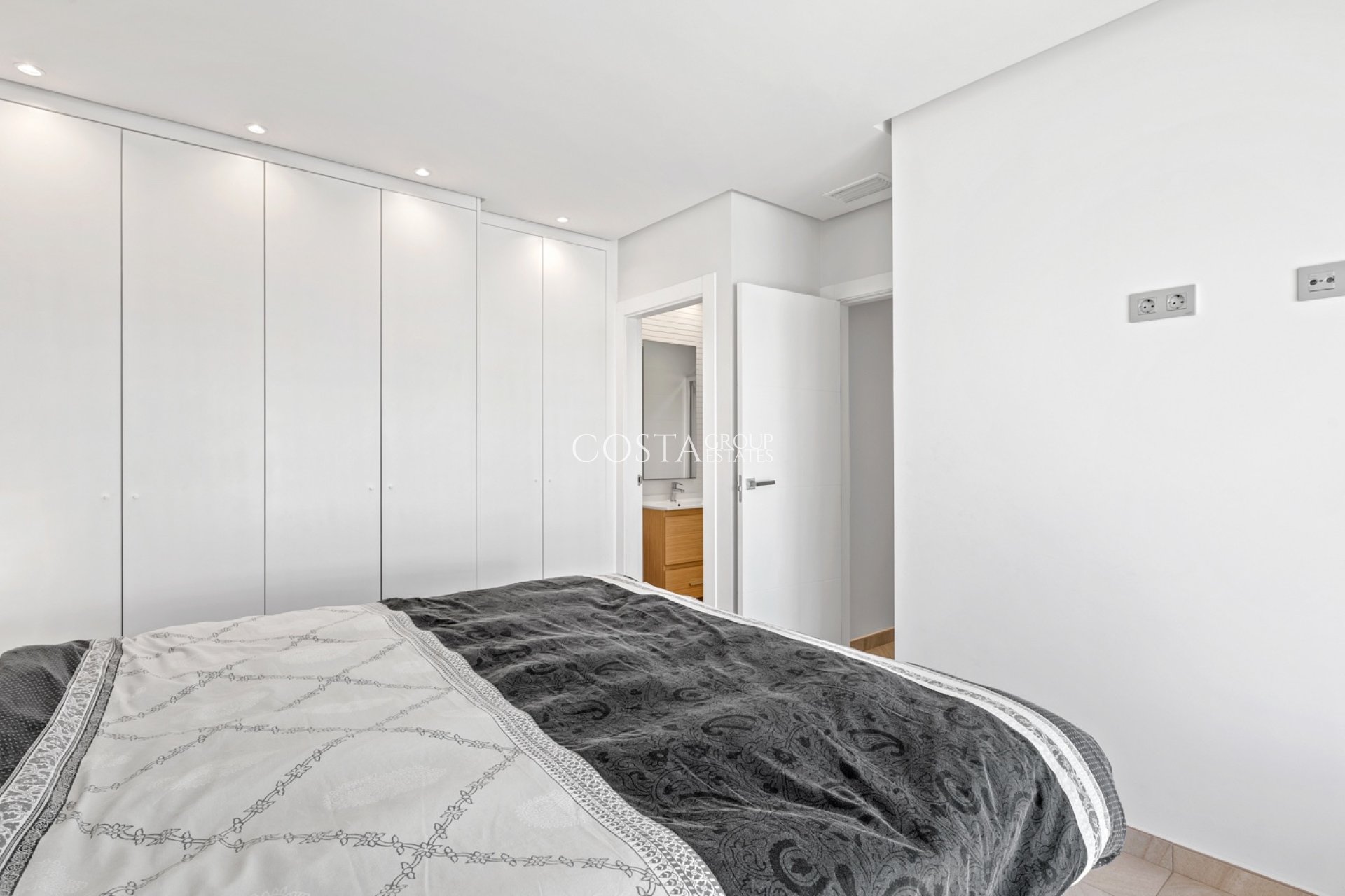 Odsprzedaż - Willa -
Los Alcazares - Euro Roda