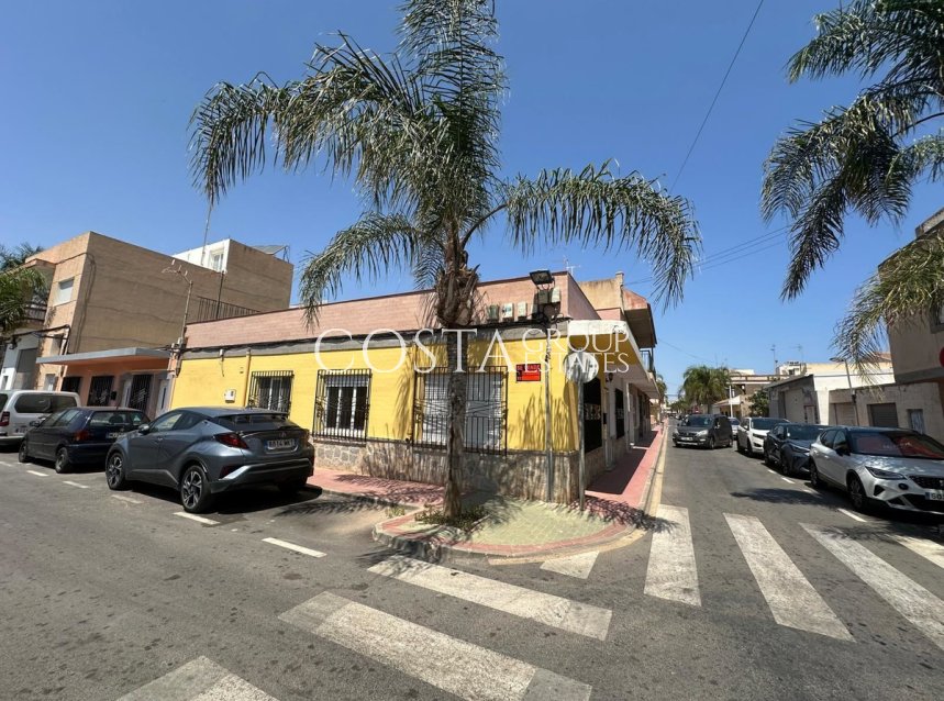 Odsprzedaż - Willa -
Los Alcazares - Los Alcazares Centro