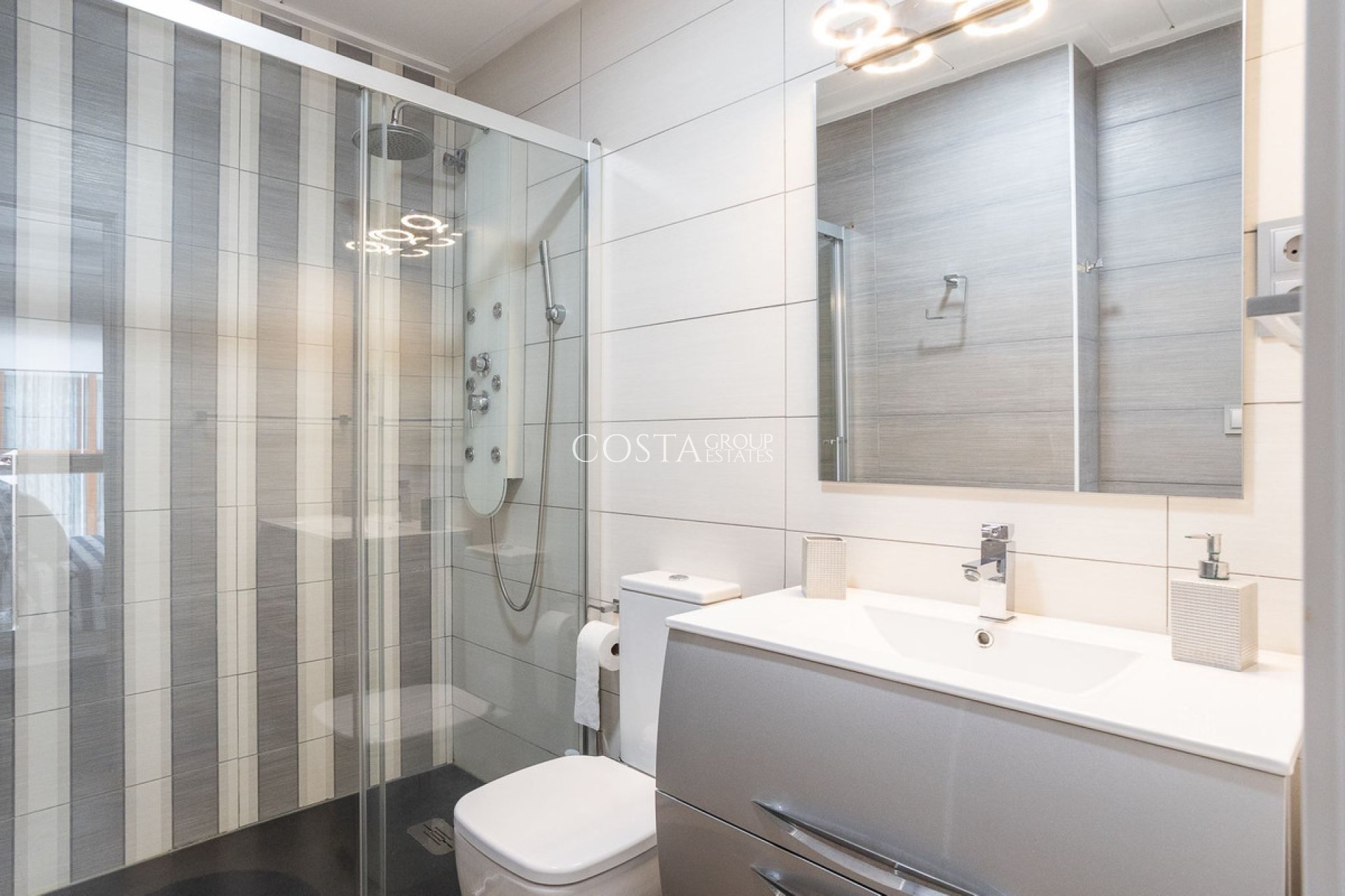 Odsprzedaż - Willa -
Los Alcazares - Los Alcazares Centro