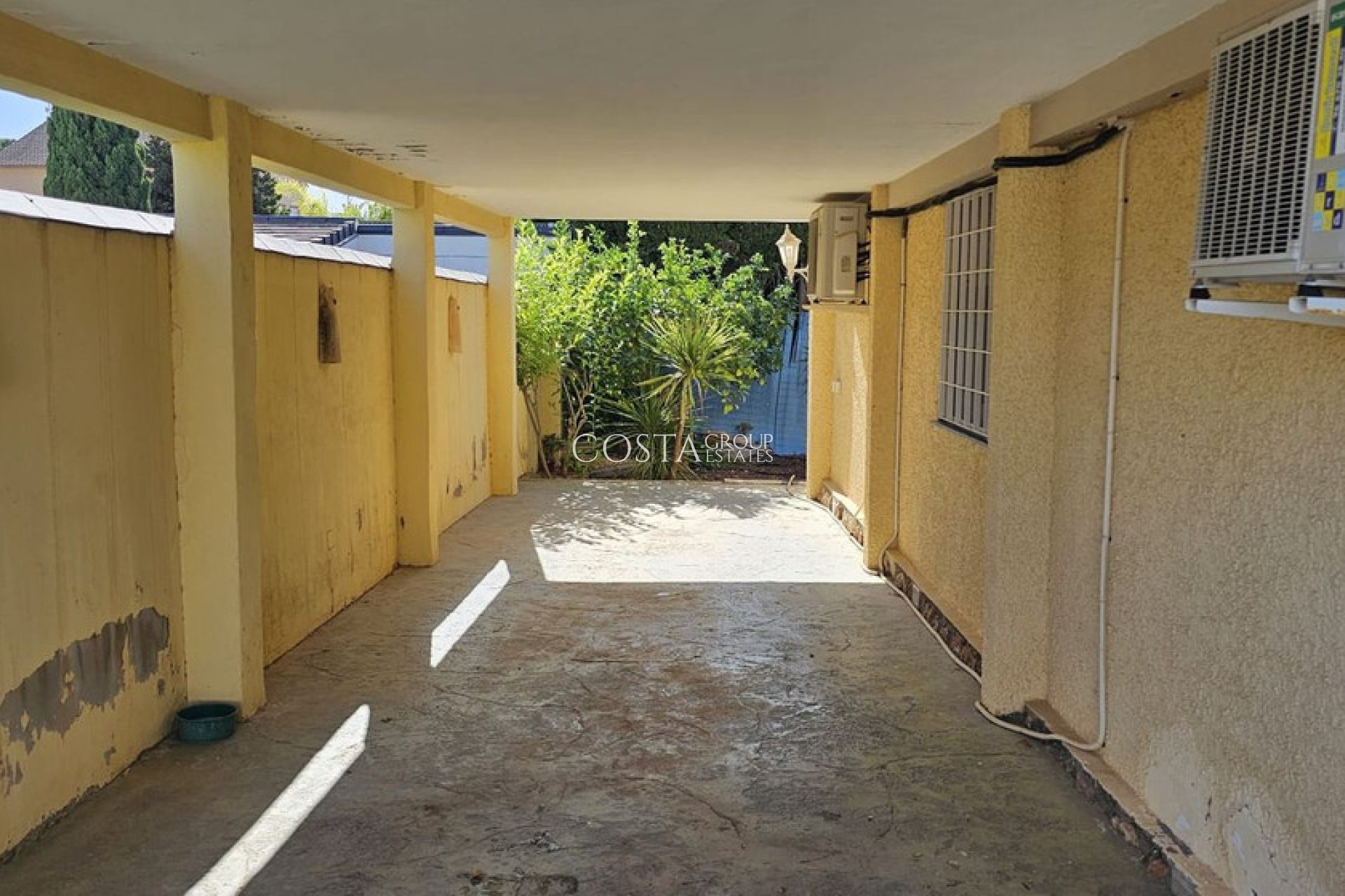 Odsprzedaż - Willa -
Orihuela - Campoamor