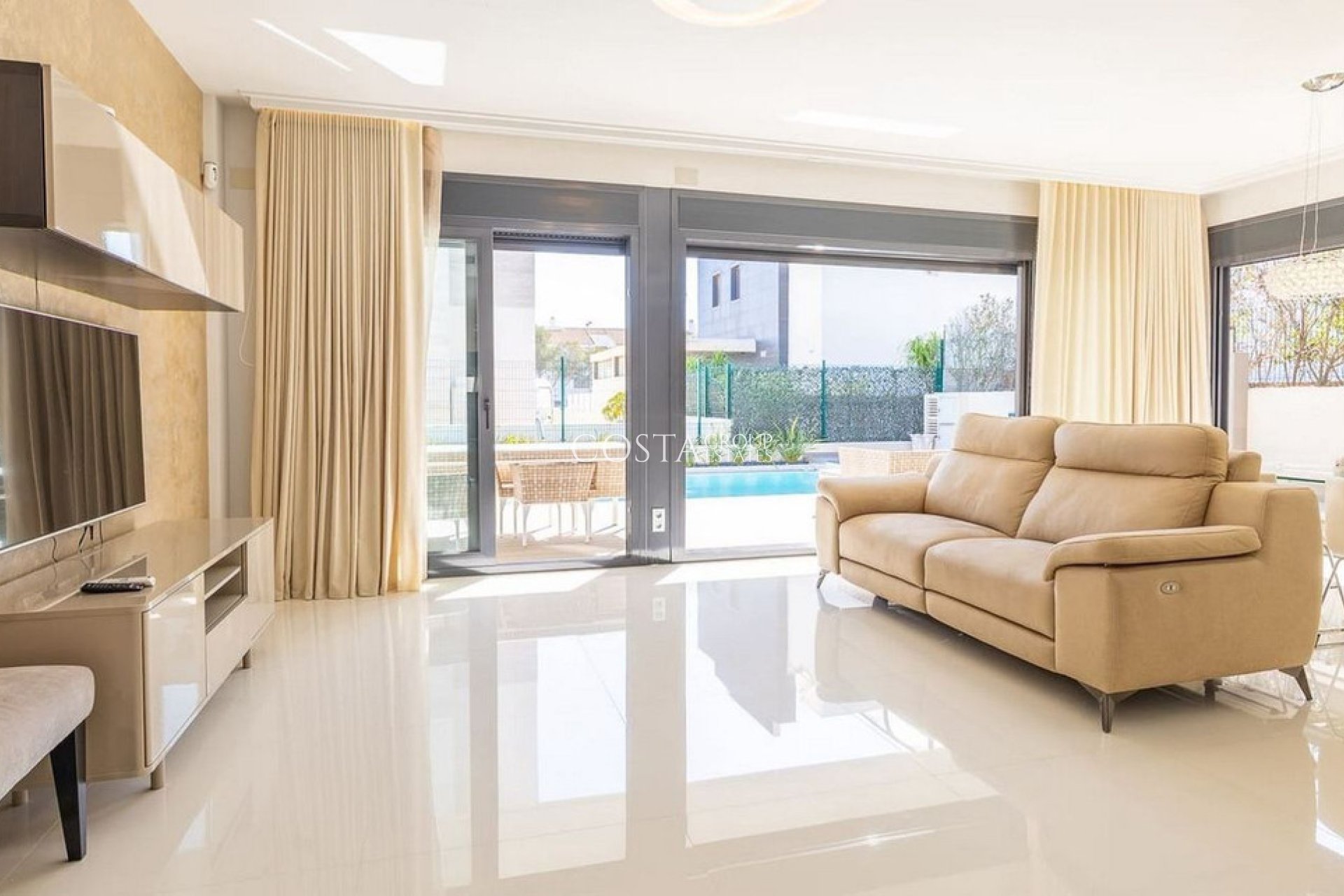 Odsprzedaż - Willa -
Orihuela - Campoamor