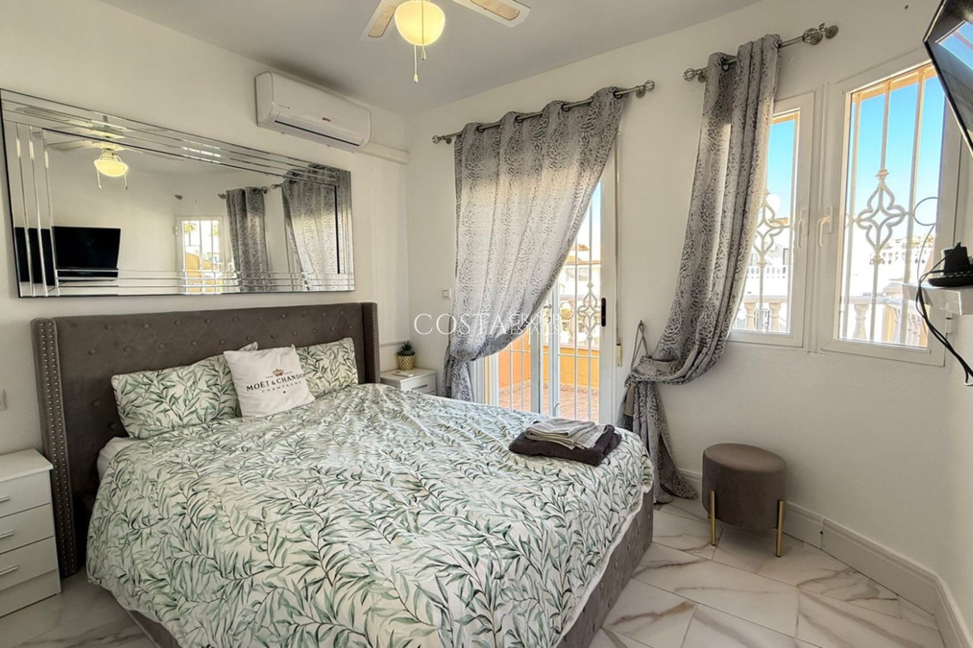 Odsprzedaż - Willa -
Orihuela Costa - Blue Lagoon