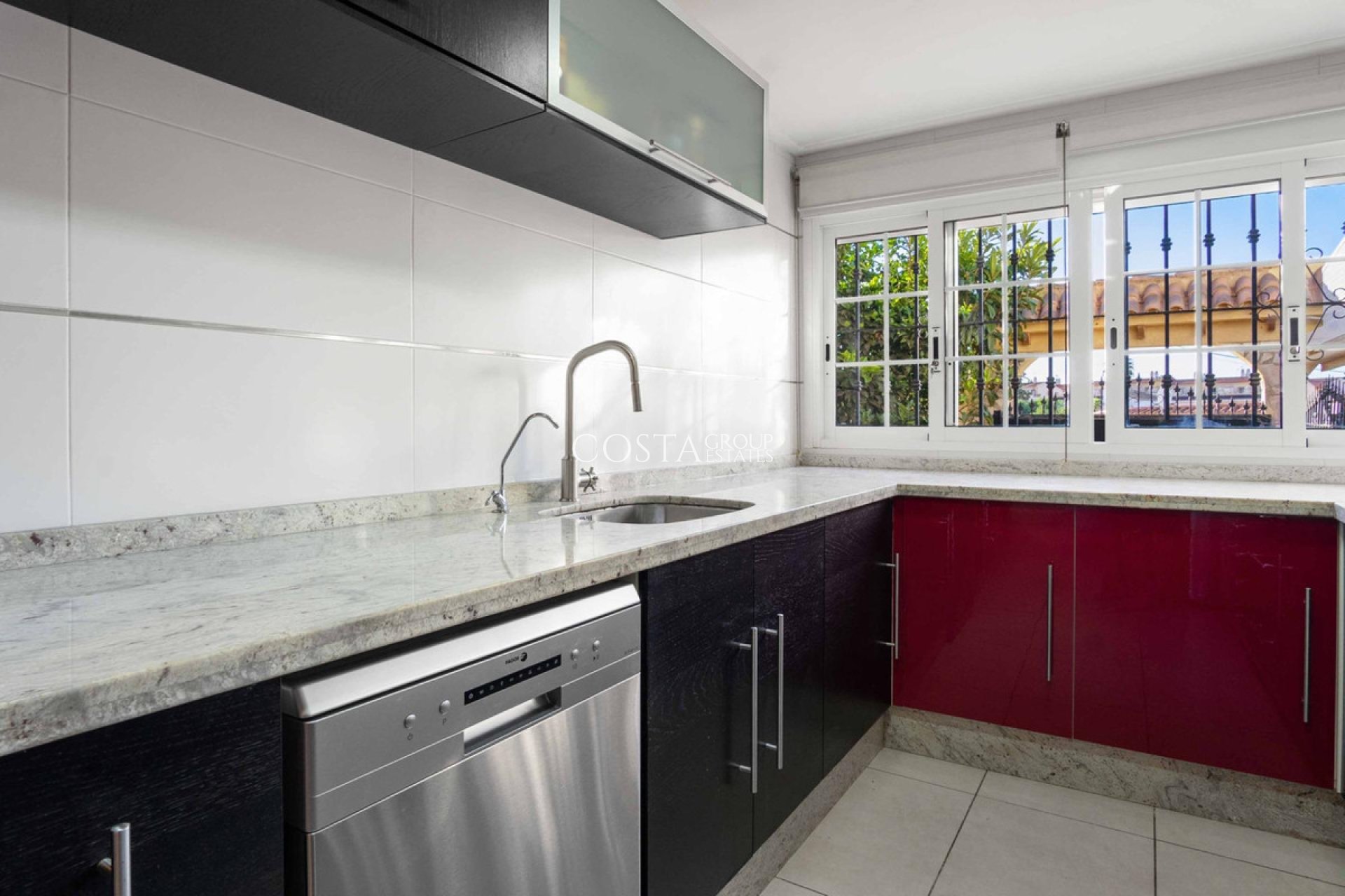 Odsprzedaż - Willa -
Orihuela Costa - La Florida