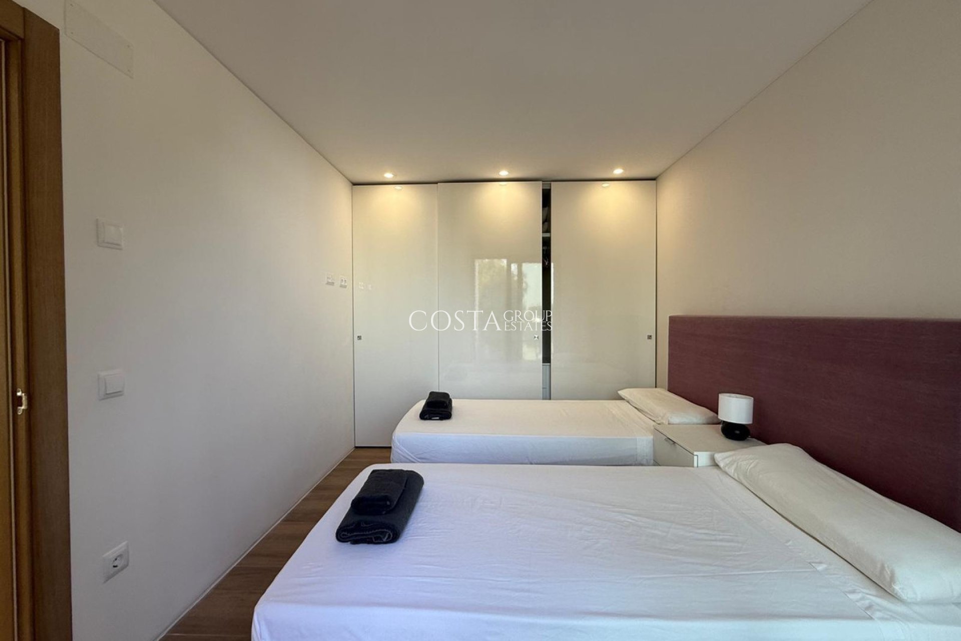 Odsprzedaż - Willa -
Orihuela Costa - Las Colinas Golf