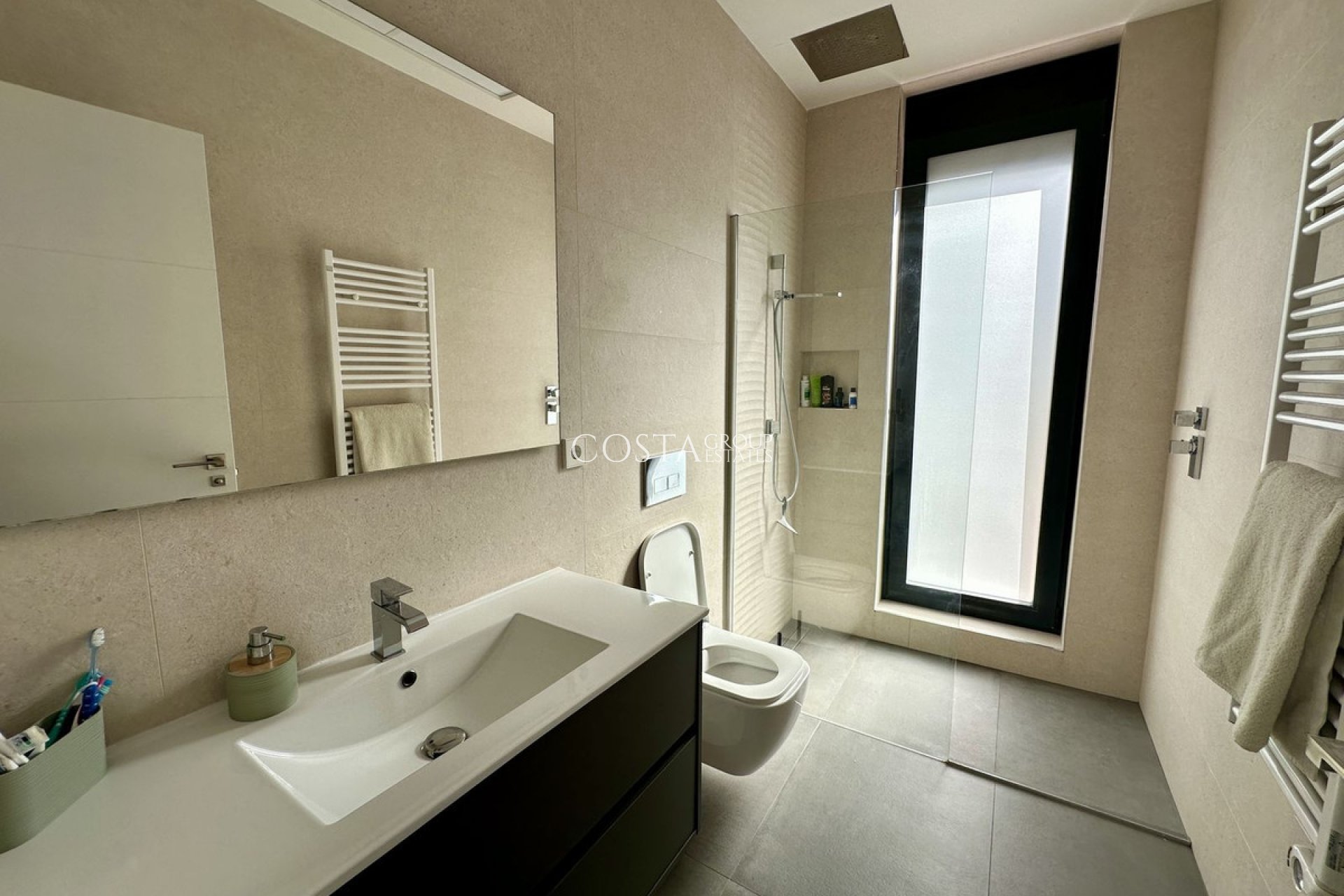 Odsprzedaż - Willa -
Orihuela Costa - Las Colinas Golf