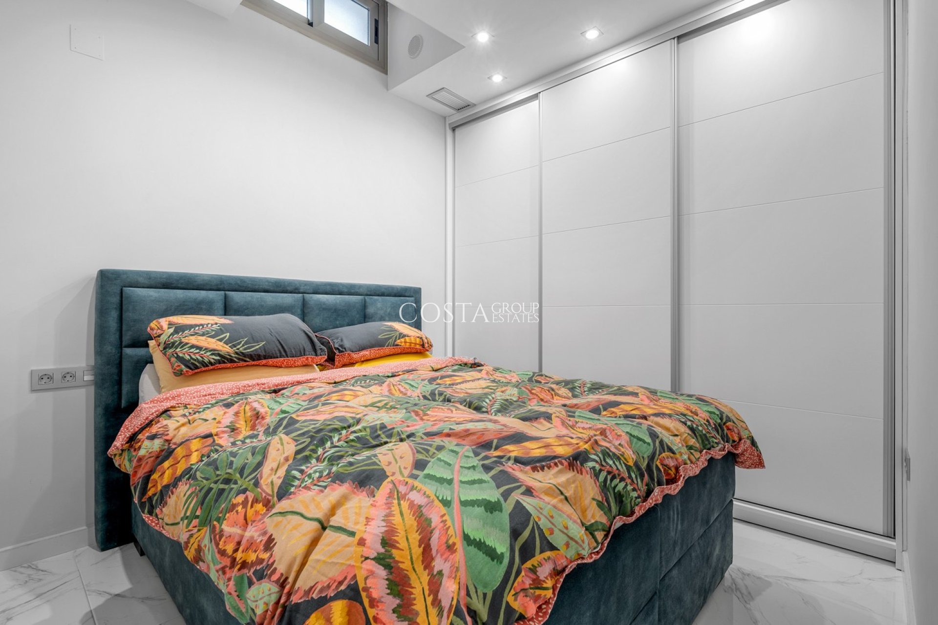 Odsprzedaż - Willa -
Orihuela Costa - Villamartín