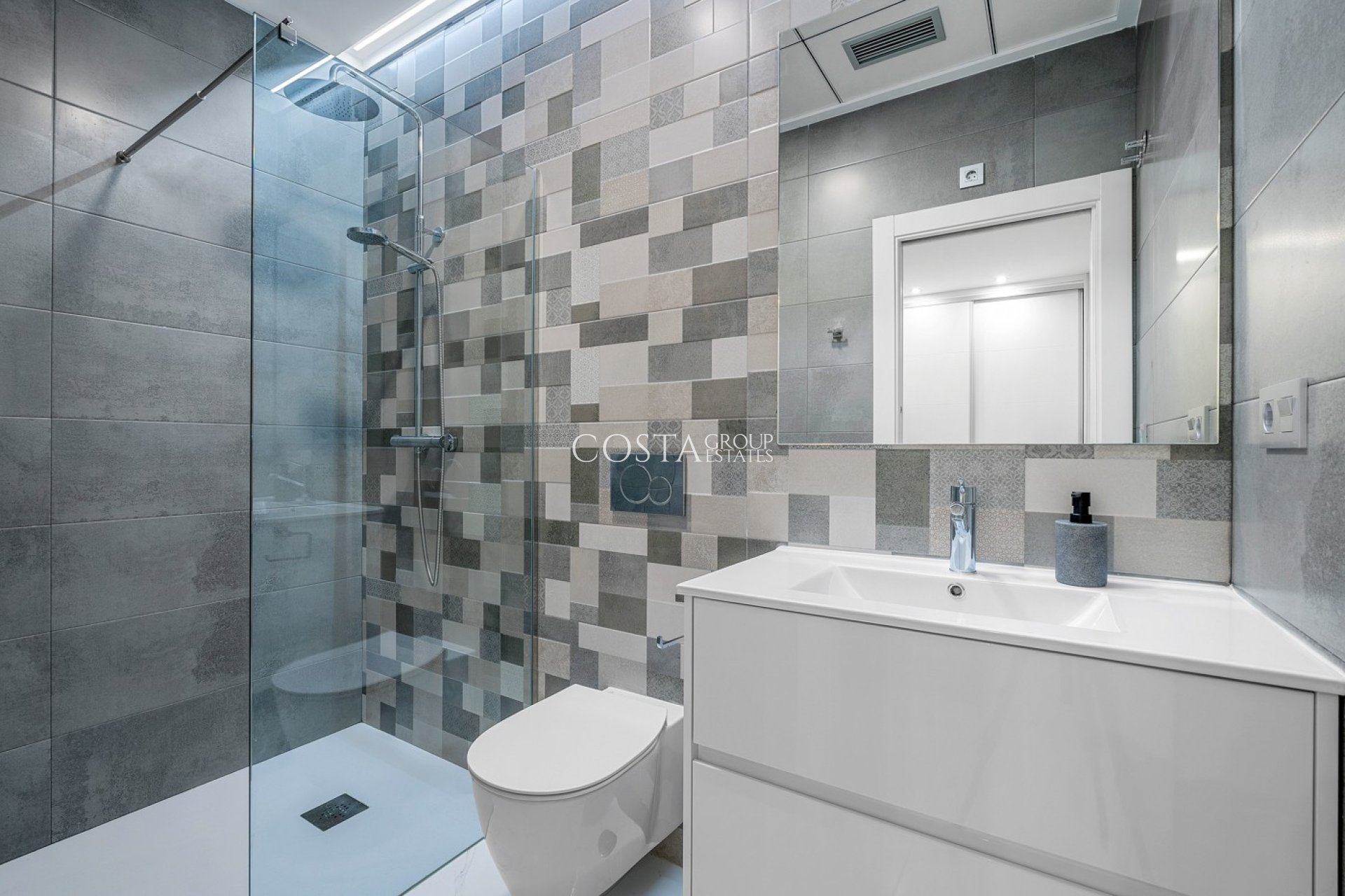 Odsprzedaż - Willa -
Orihuela Costa - Villamartín