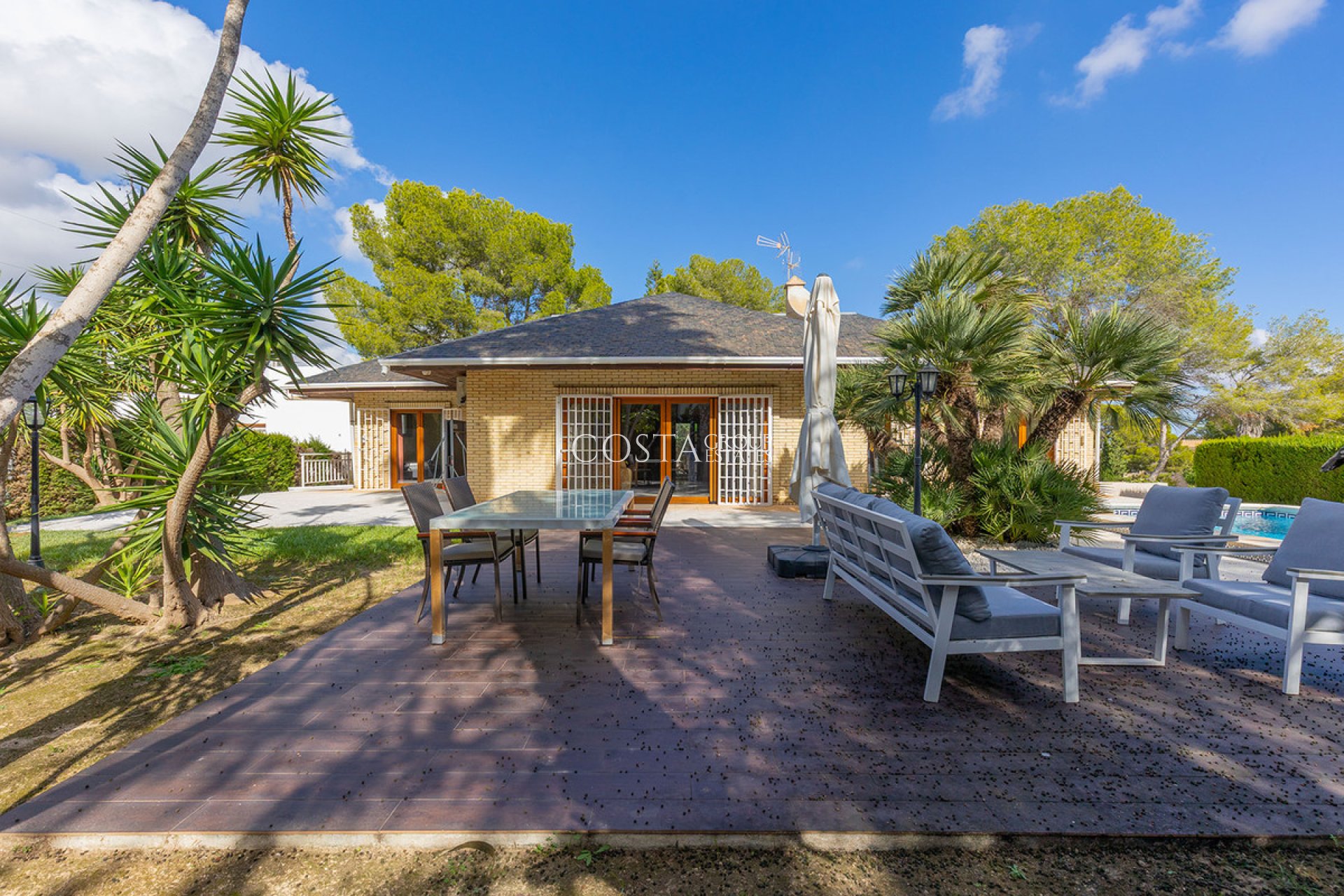 Odsprzedaż - Willa -
Orihuela Costa