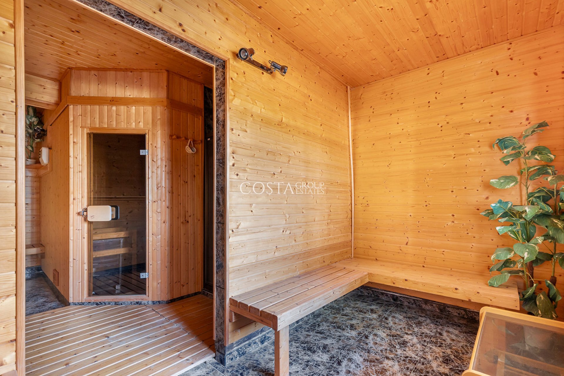 Odsprzedaż - Willa -
Orihuela Costa