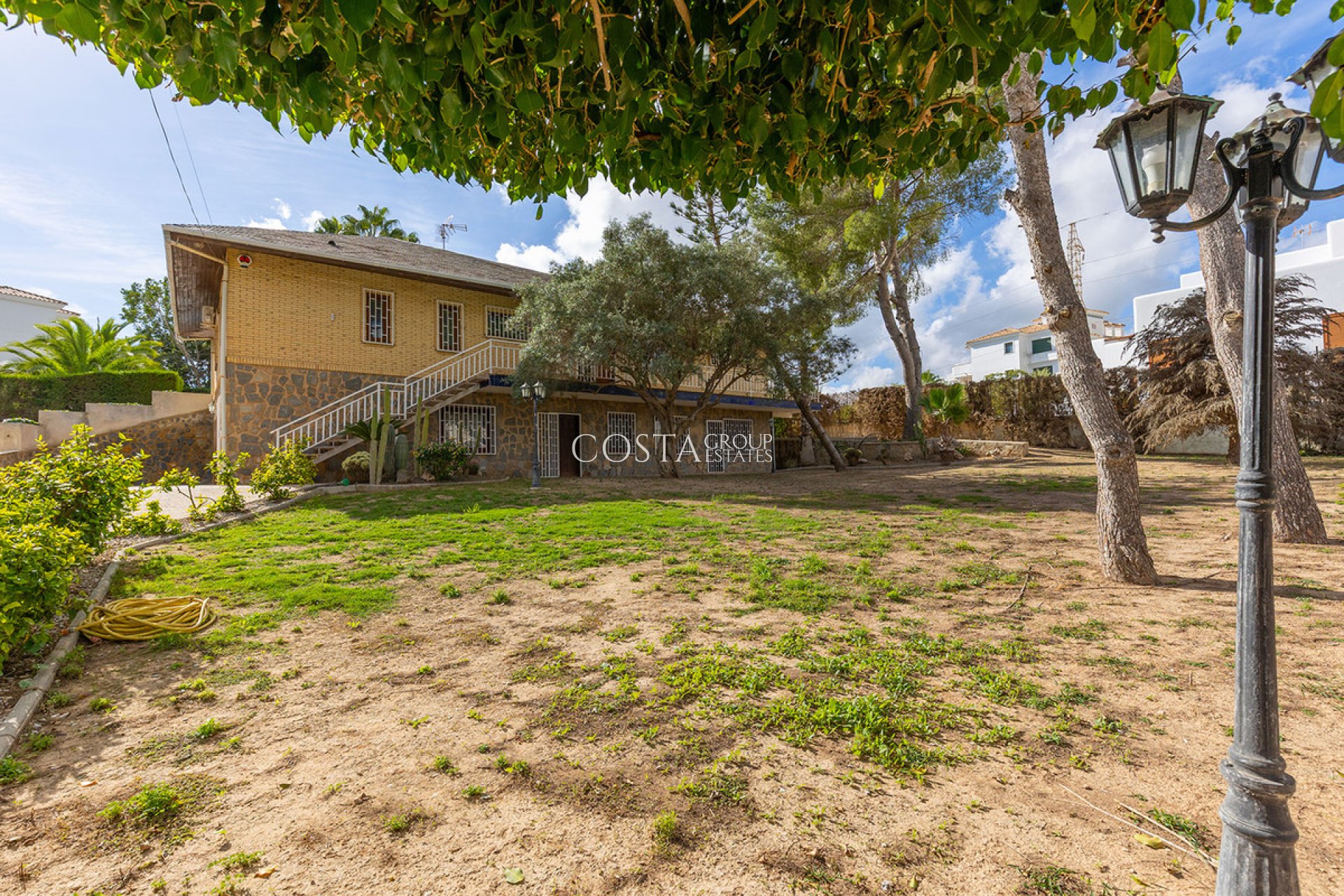 Odsprzedaż - Willa -
Orihuela Costa