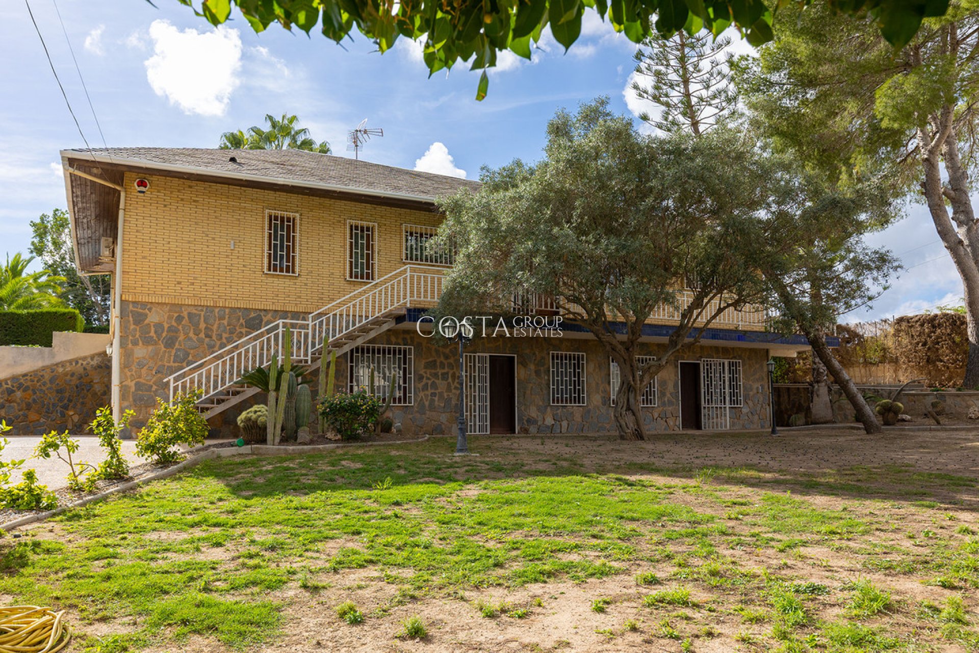 Odsprzedaż - Willa -
Orihuela Costa