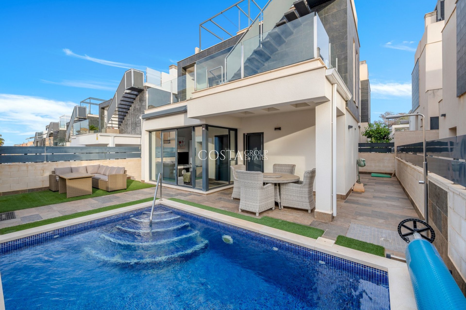 Odsprzedaż - Willa -
Orihuela Costa