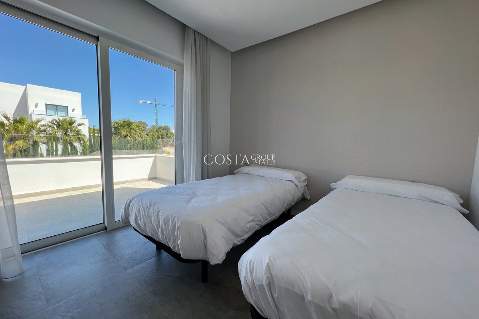 Odsprzedaż - Willa -
Orihuela - Las Colinas Golf