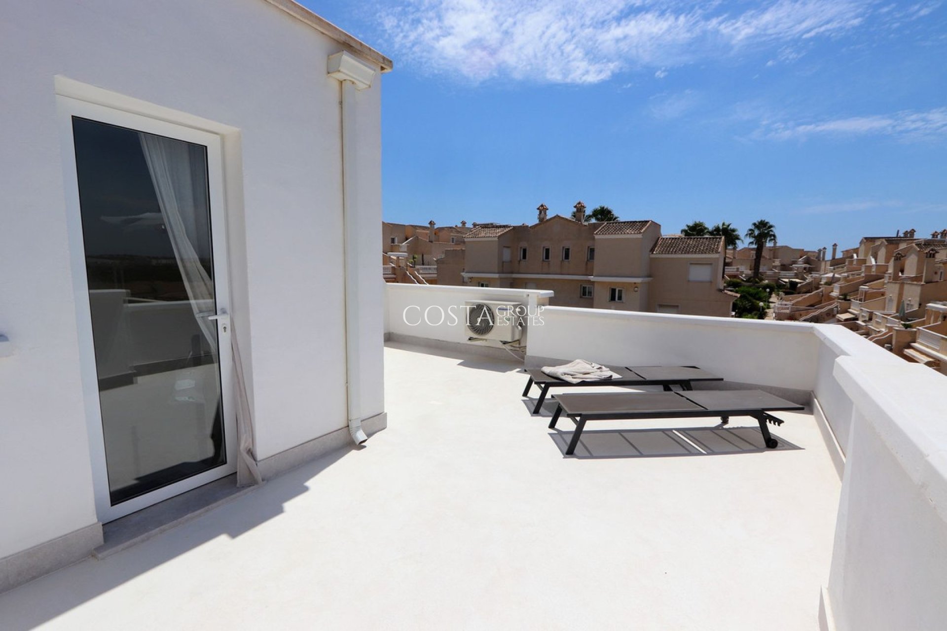 Odsprzedaż - Willa -
Orihuela - Los Altos