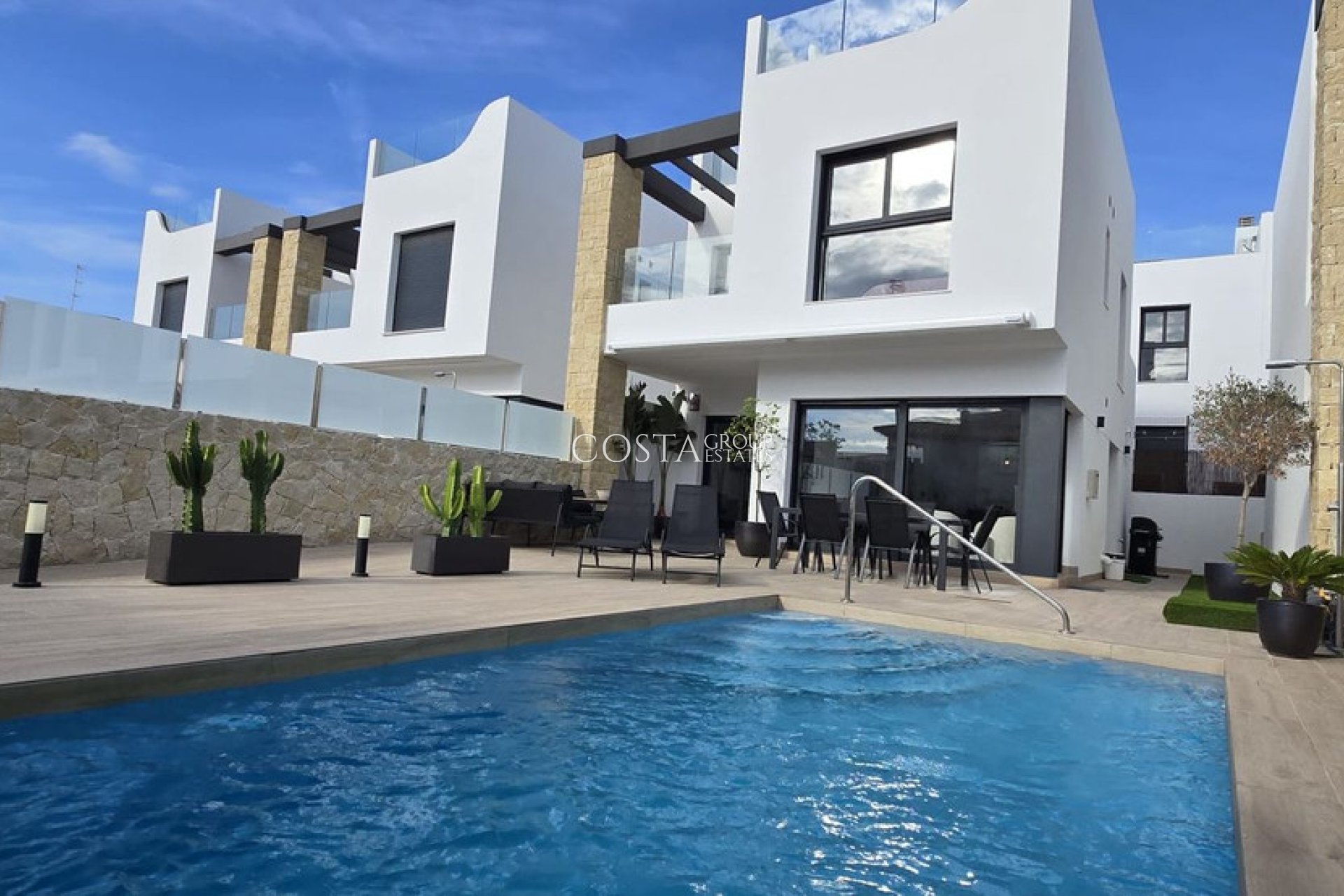 Odsprzedaż - Willa -
Orihuela - Punta Prima