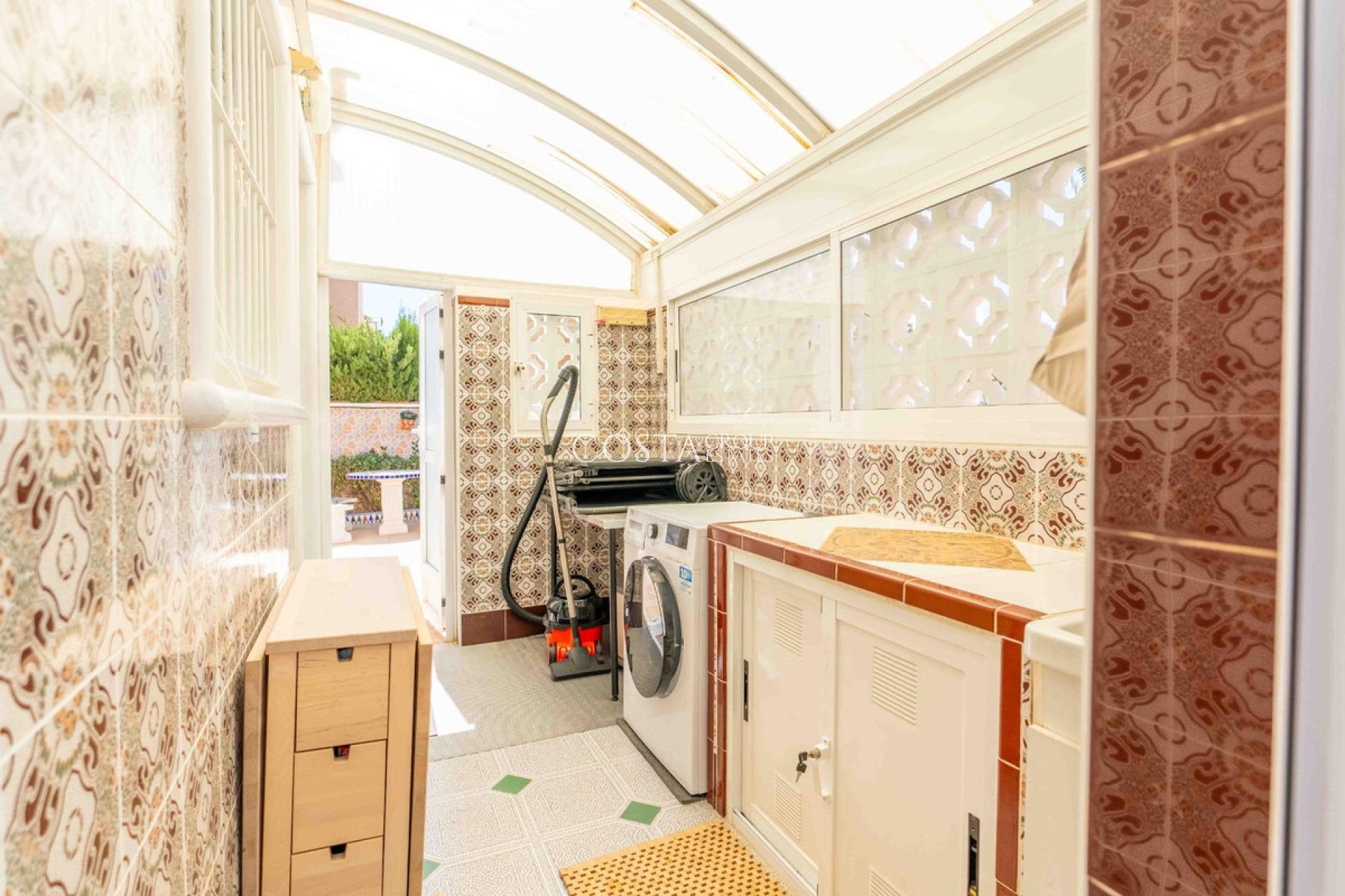 Odsprzedaż - Willa -
Orihuela - Punta Prima