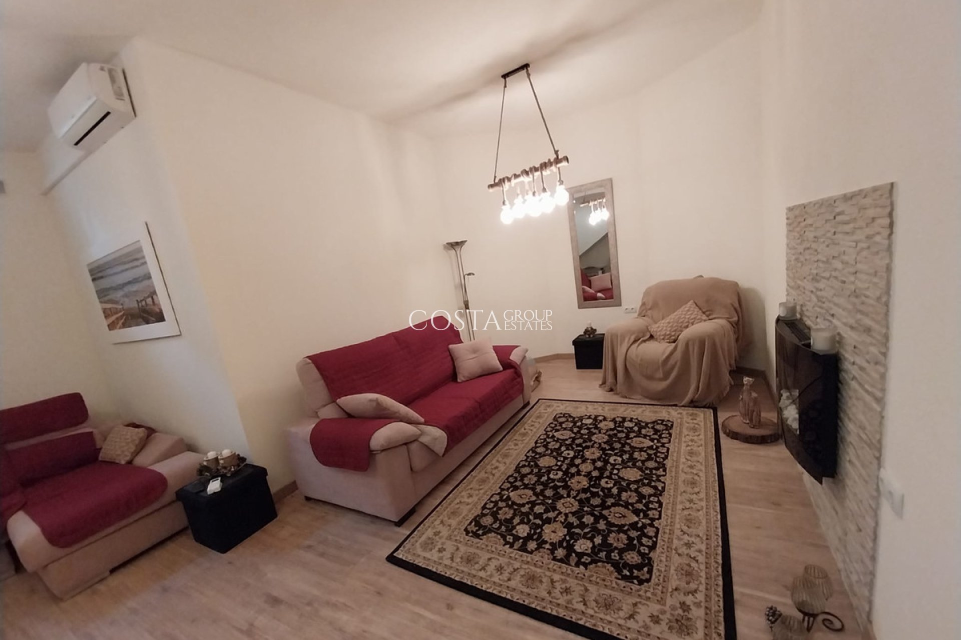 Odsprzedaż - Willa -
Orihuela - Villamartin