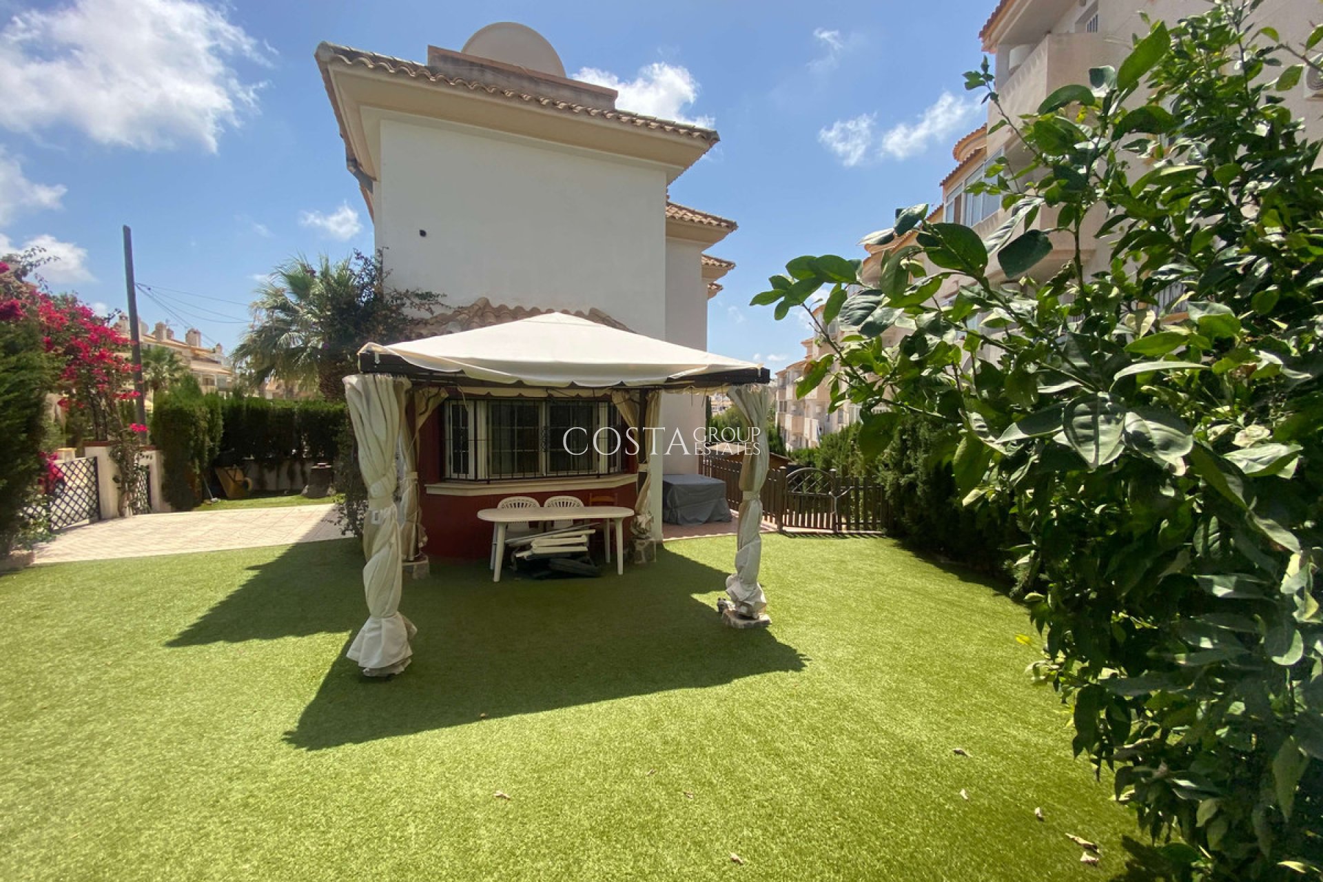 Odsprzedaż - Willa -
Orihuela - Villamartin