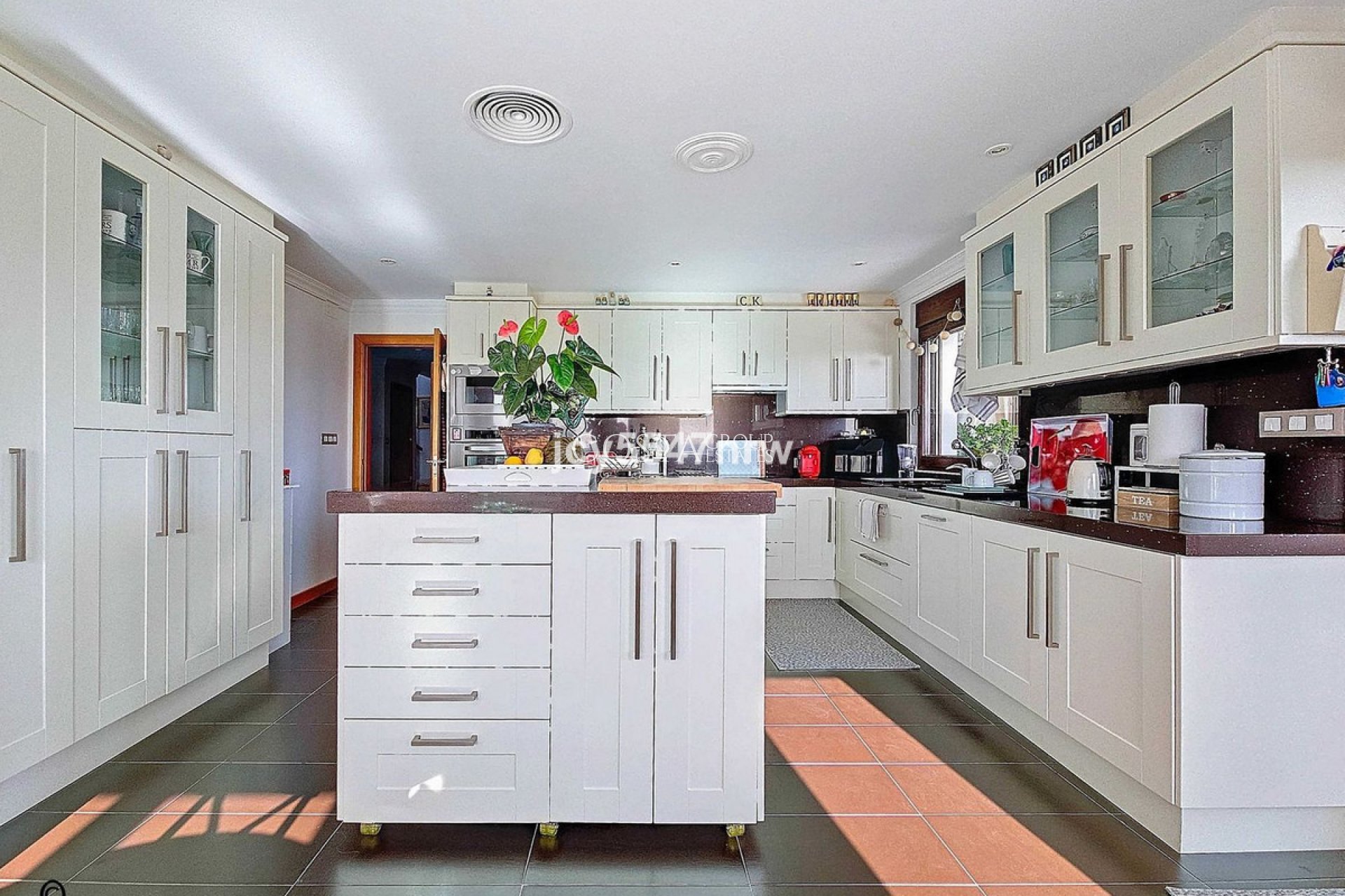 Odsprzedaż - Willa -
Pinoso - Pinoso Centro