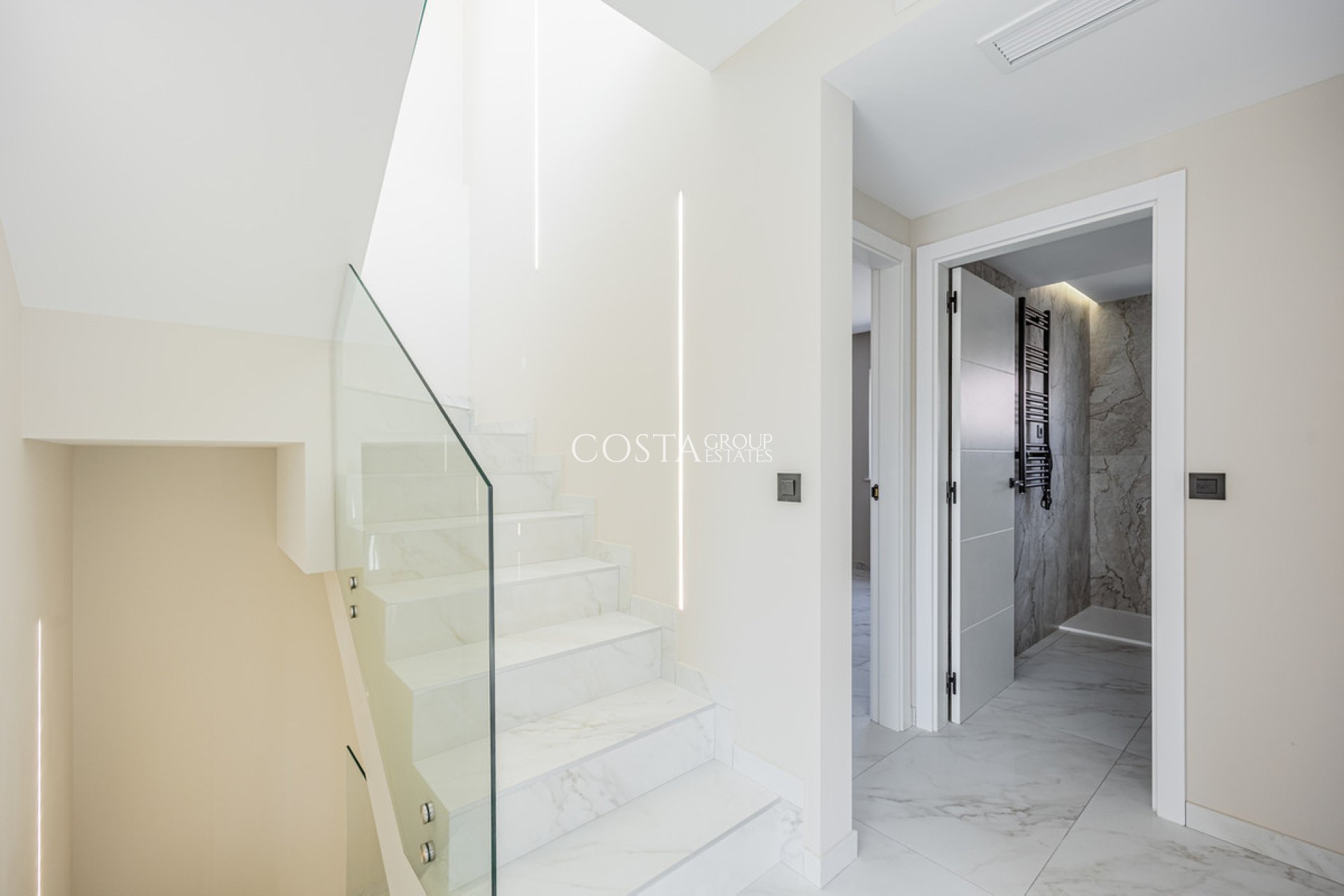 Odsprzedaż - Willa -
Rojales - Rojales Centro