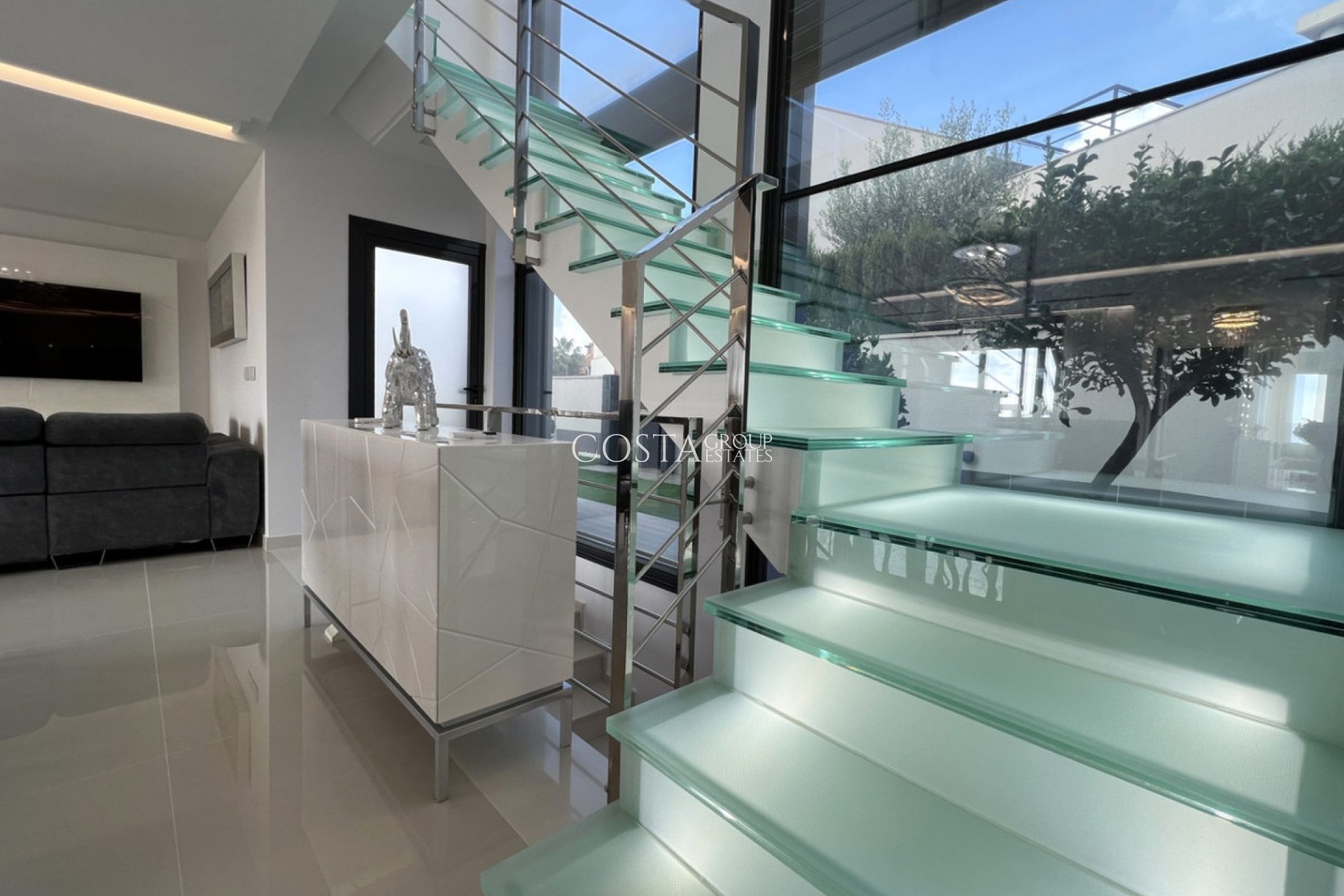 Odsprzedaż - Willa -
San Miguel de Salinas - San Miguel de Salinas Centro