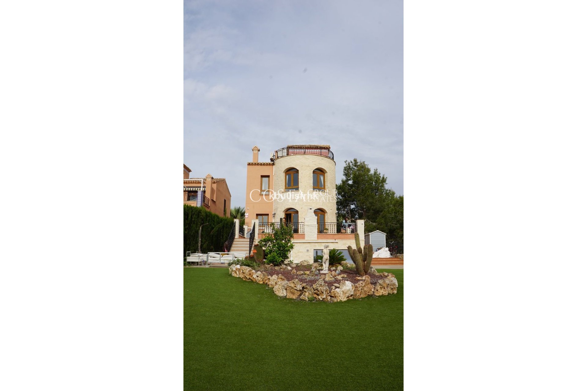 Odsprzedaż - Willa -
San Miguel de Salinas - San Miguel de Salinas Centro