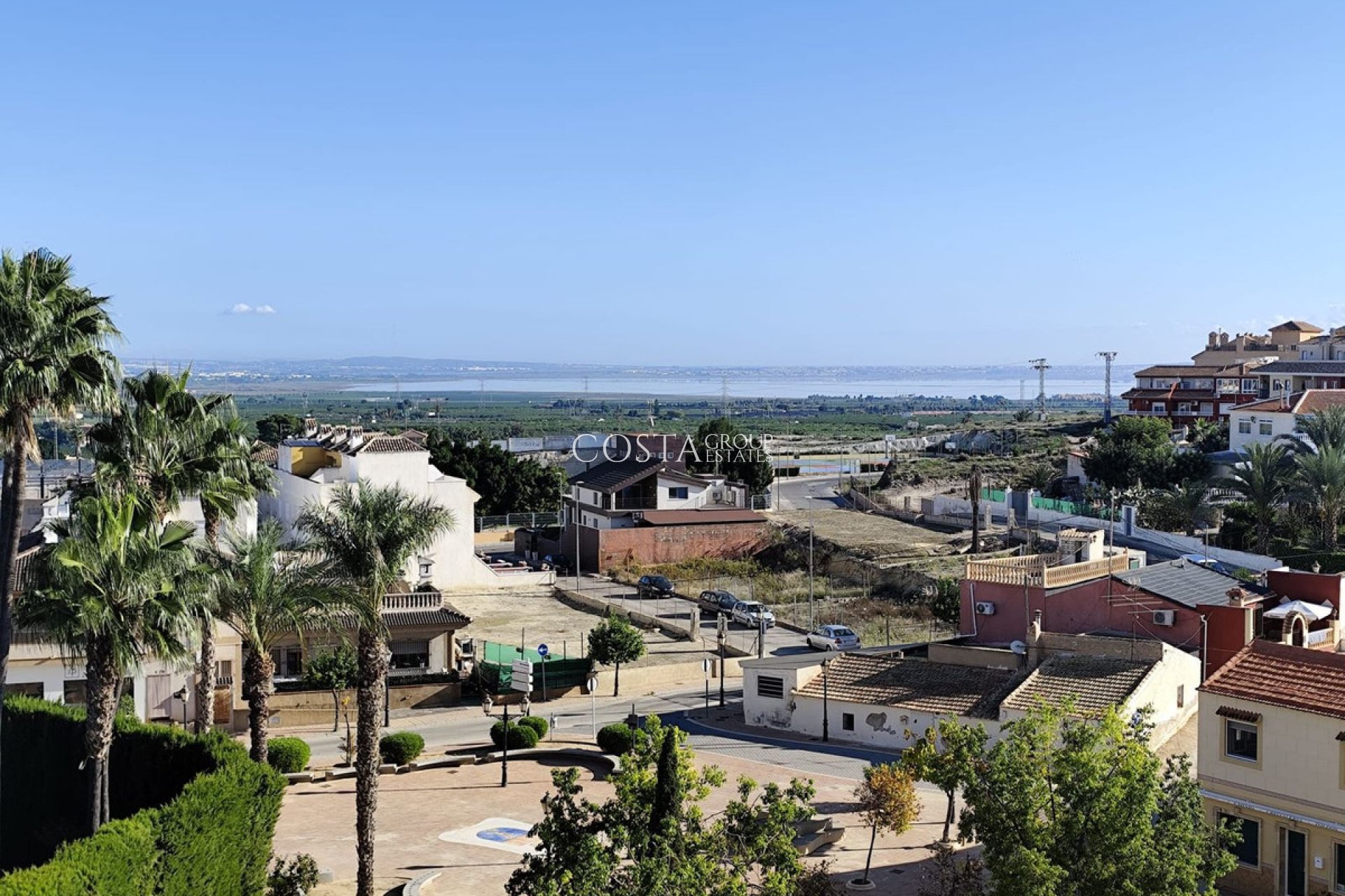 Odsprzedaż - Willa -
San Miguel de Salinas - San Miguel de Salinas Centro