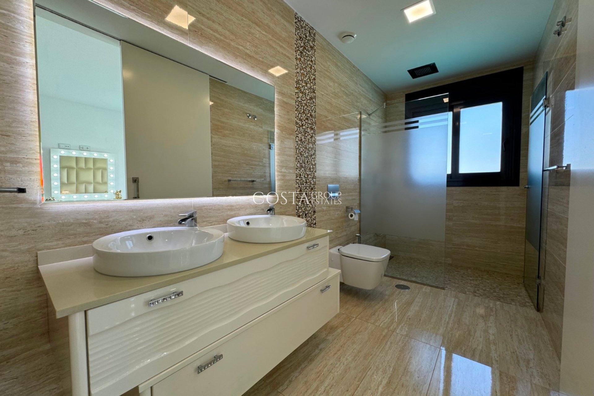 Odsprzedaż - Willa -
San Miguel de Salinas - San Miguel de Salinas Centro